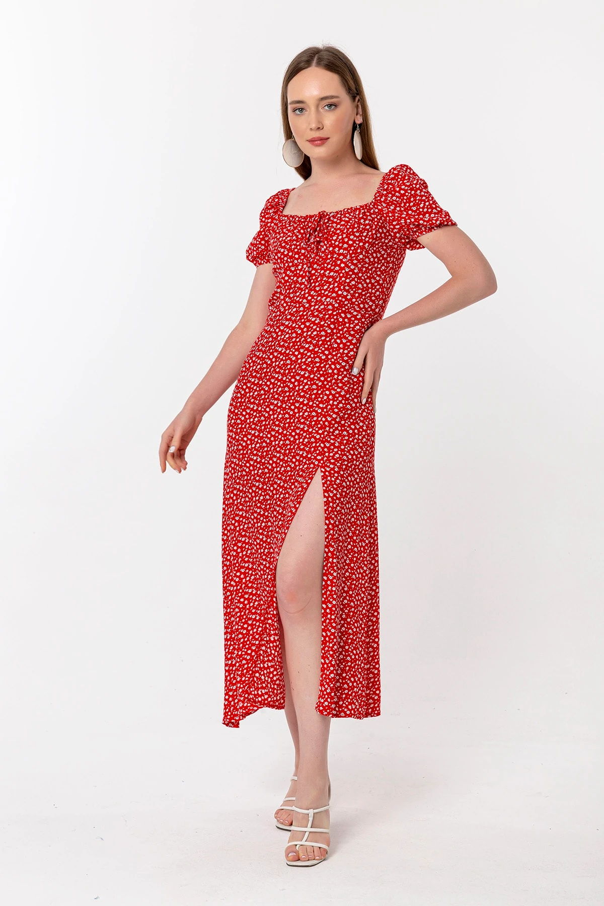 Kırmızı Desenli Yırtmaçlı Elbise