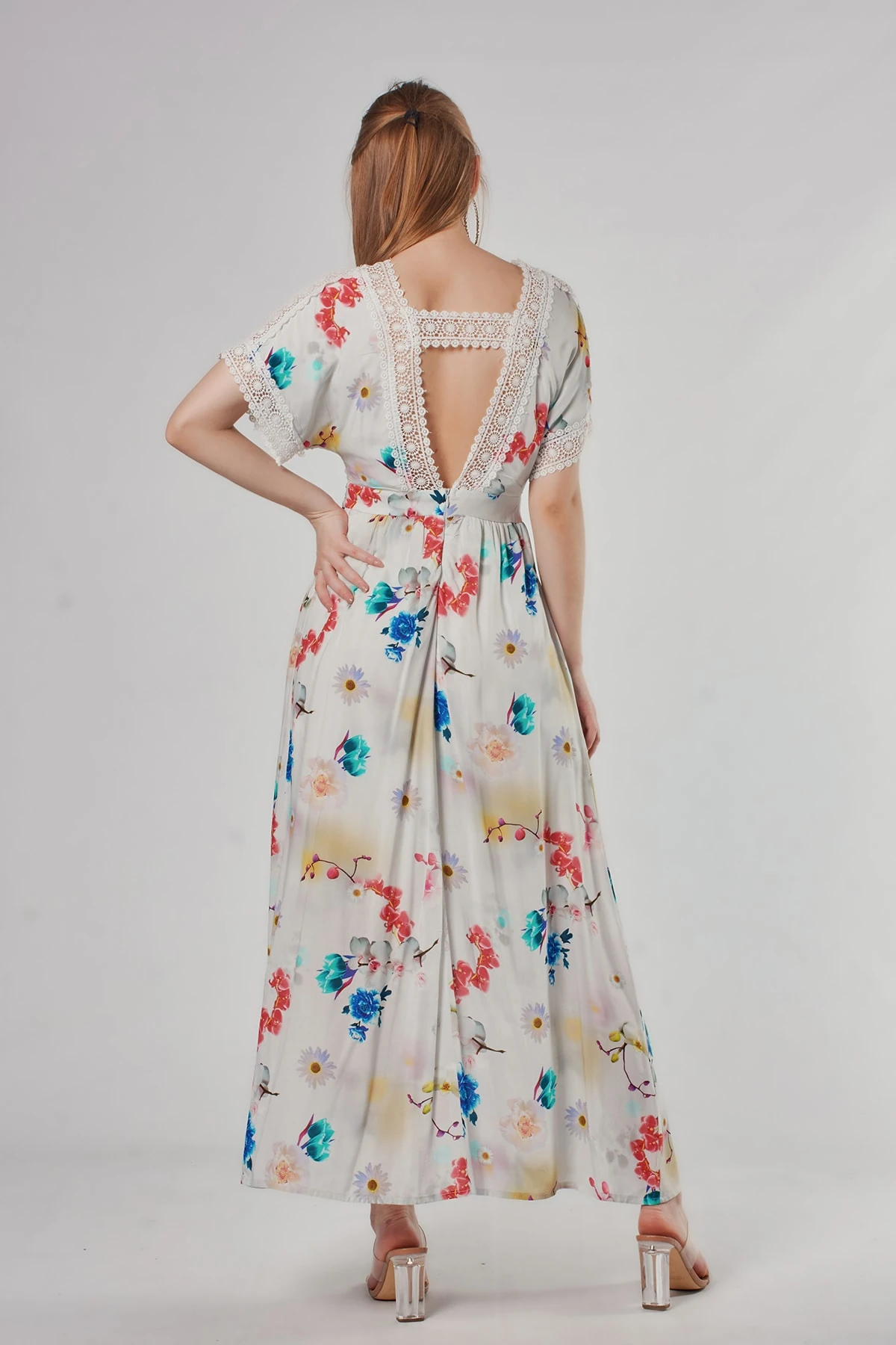 Dantelli Kruvaze Yaka Çiçek Desenli Ekru Uzun Elbise