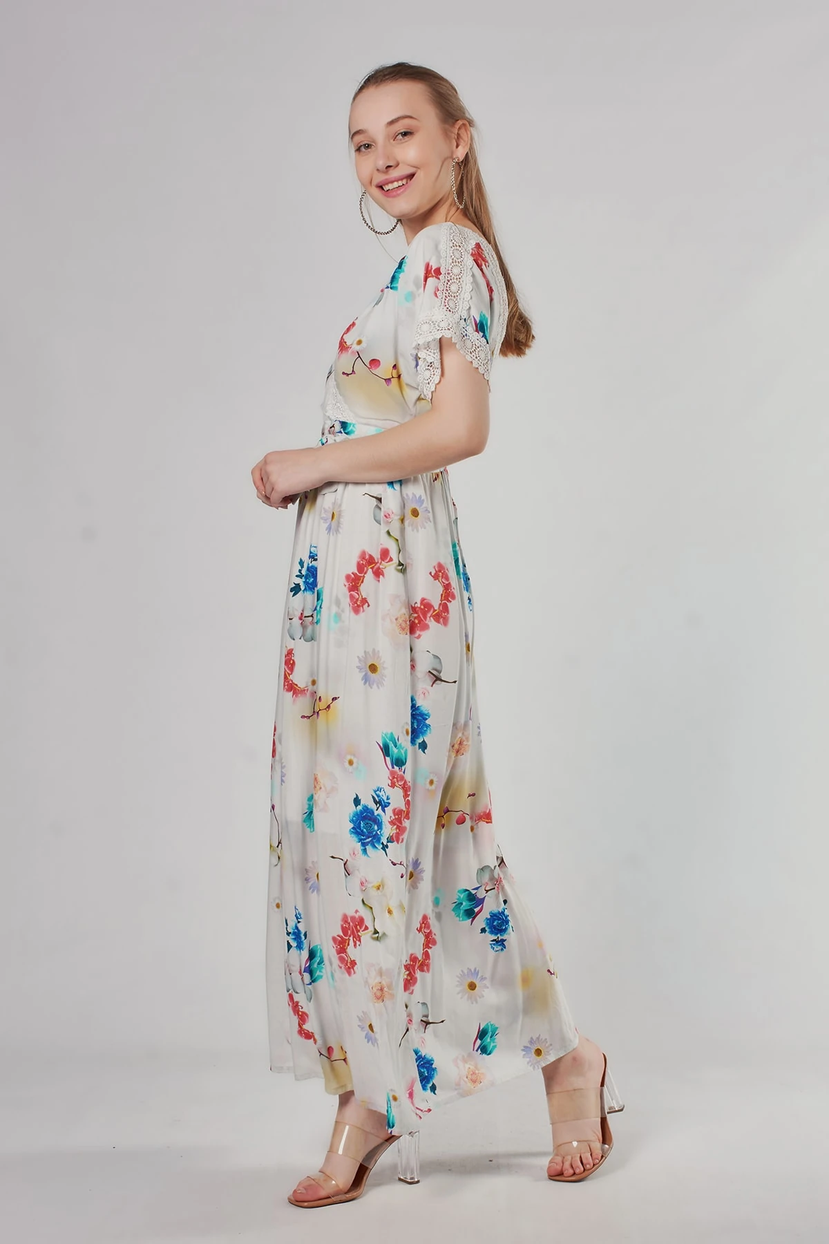 Dantelli Kruvaze Yaka Çiçek Desenli Ekru Uzun Elbise