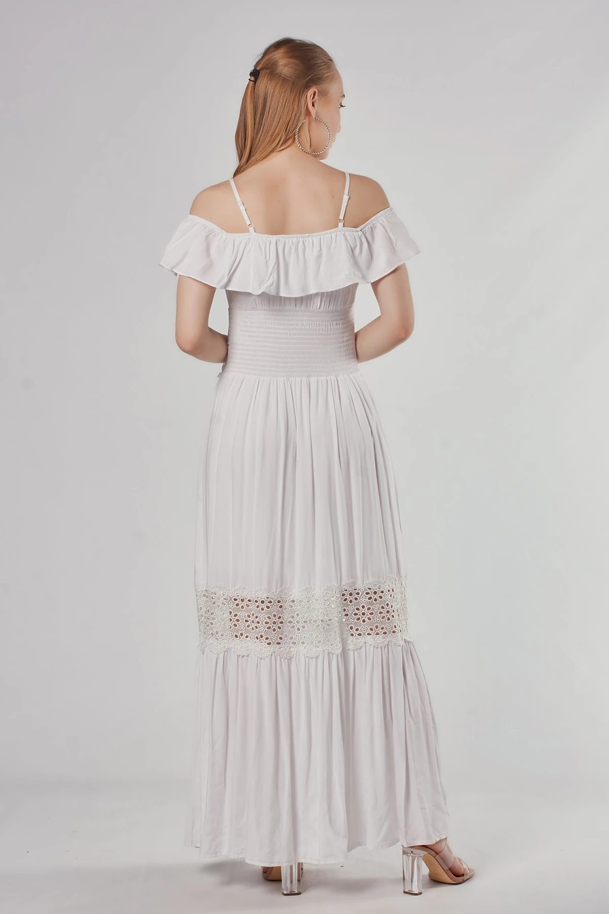 Dantel Detaylı Askılı Beyaz Elbise
