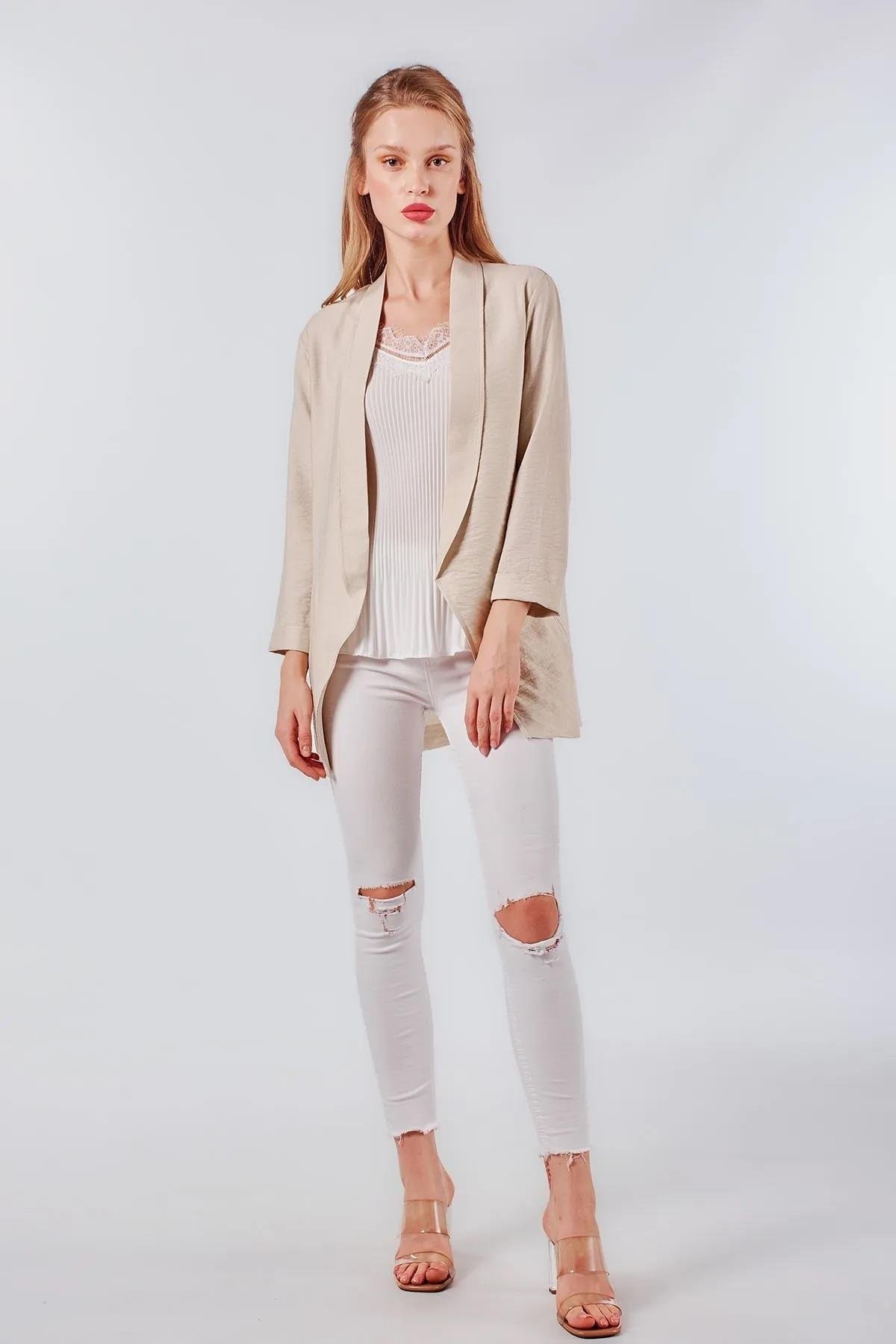 Cep Detaylı Bej Kadın Blazer Ceket