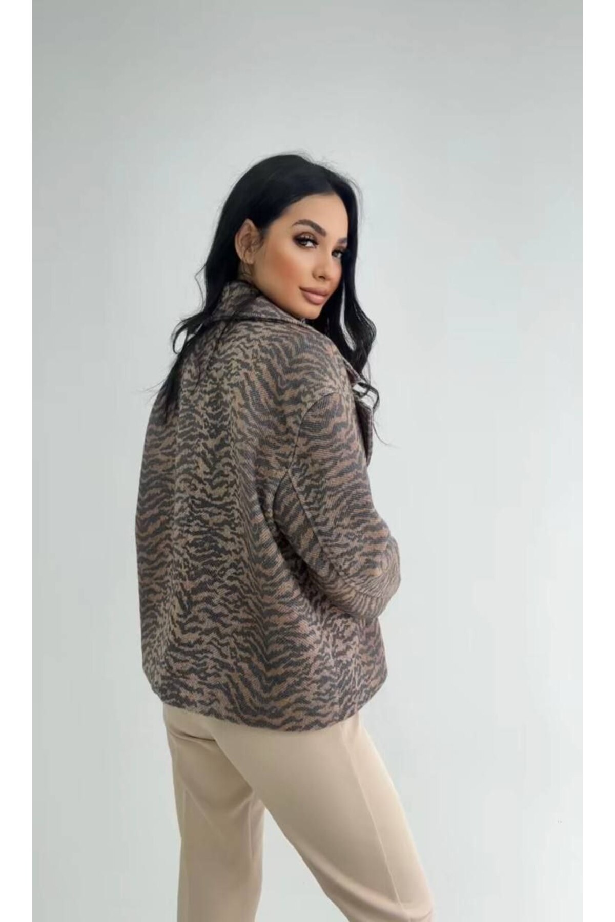 Oversize Düğmeli Astarlı Cepli Kısa Kaban