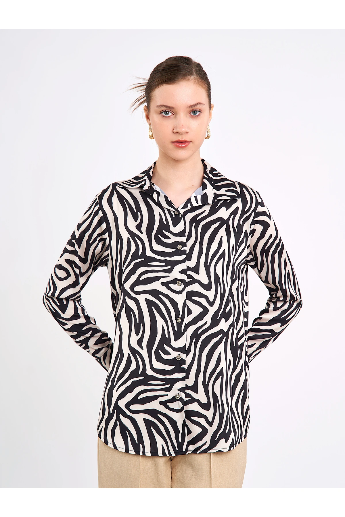 Desenli Saten Gömlek