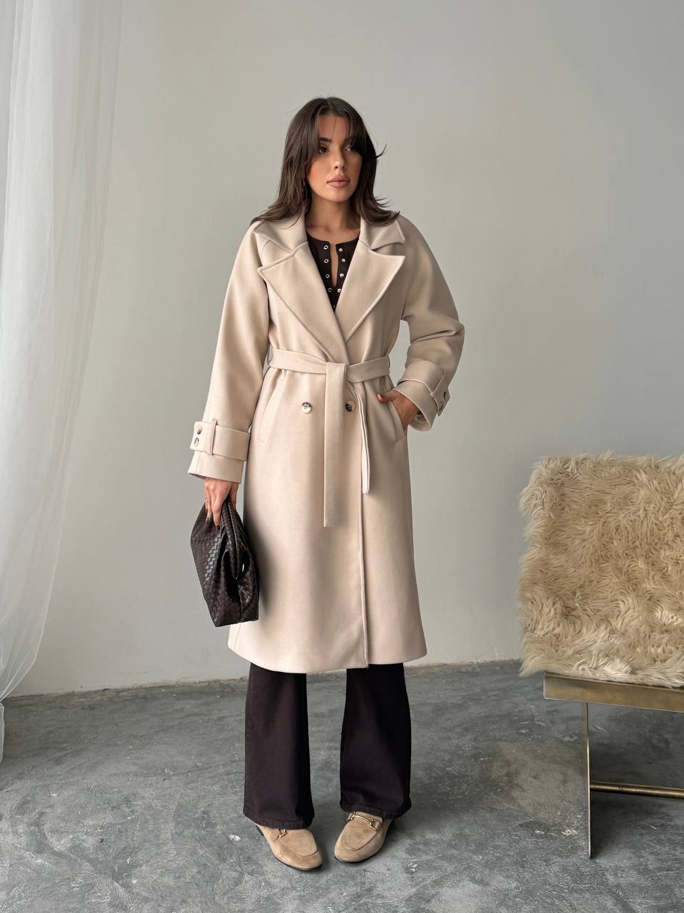 Kruvaze Yaka Kuşak Detaylı Kaşe Kaban