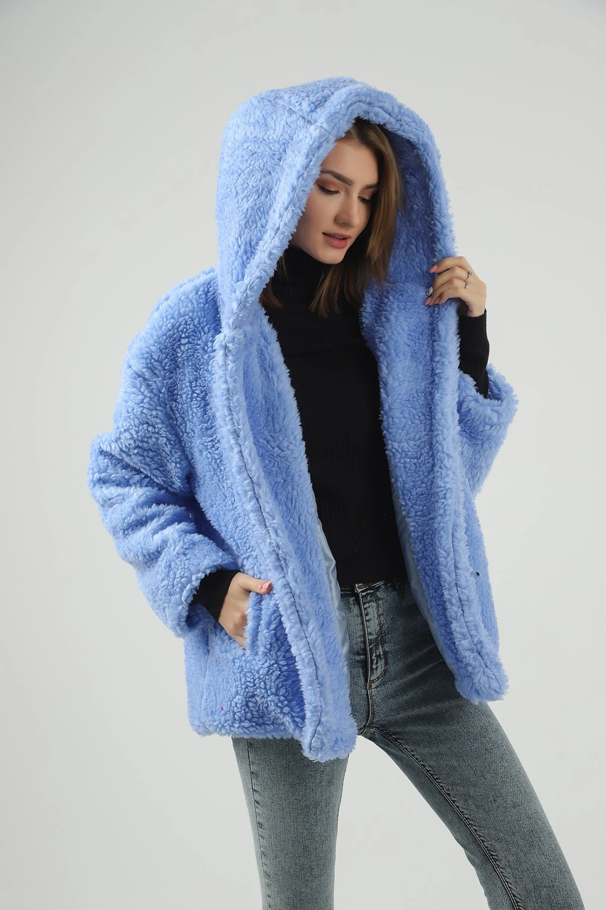 Kısa Kapüşonlu Mavi Peluş