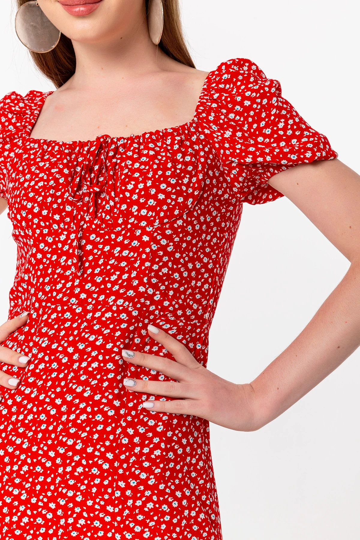 Kırmızı Desenli Yırtmaçlı Elbise