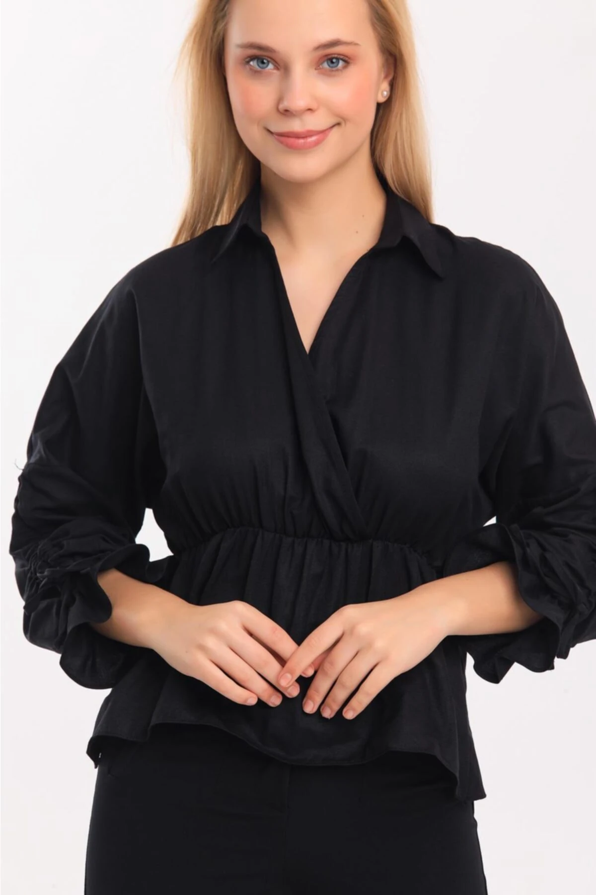 Büzgü Detaylı Bluz