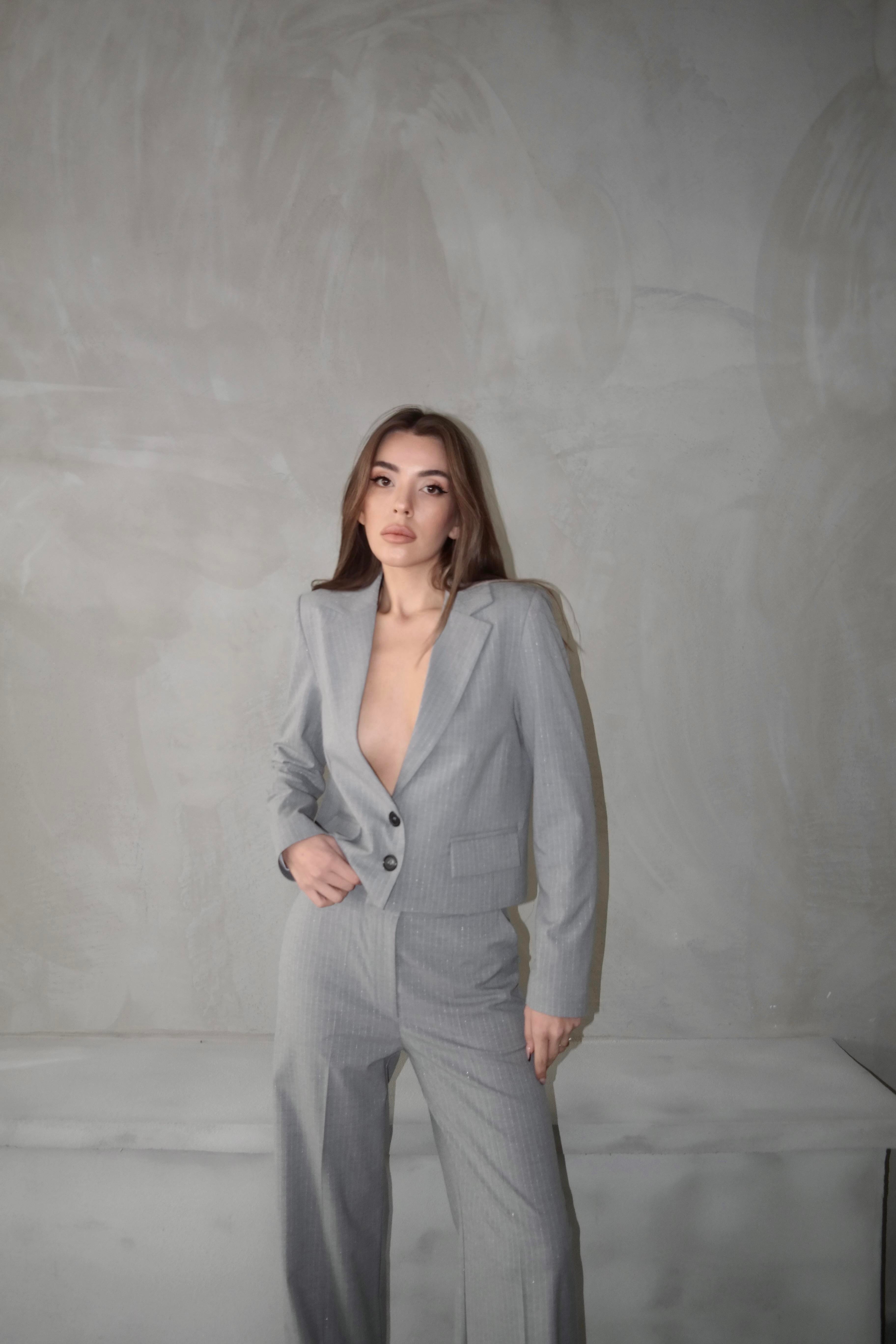Çizgili Crop Ceket Pantolon Takım Gri