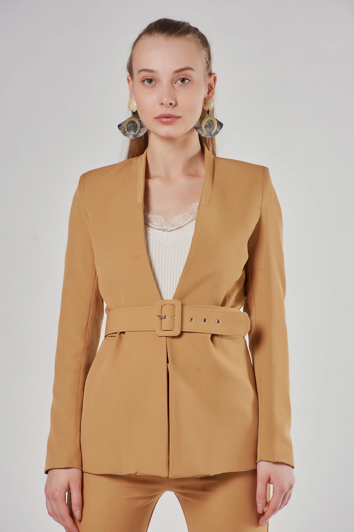Kemerli Karamel Kadın Blazer Ceket