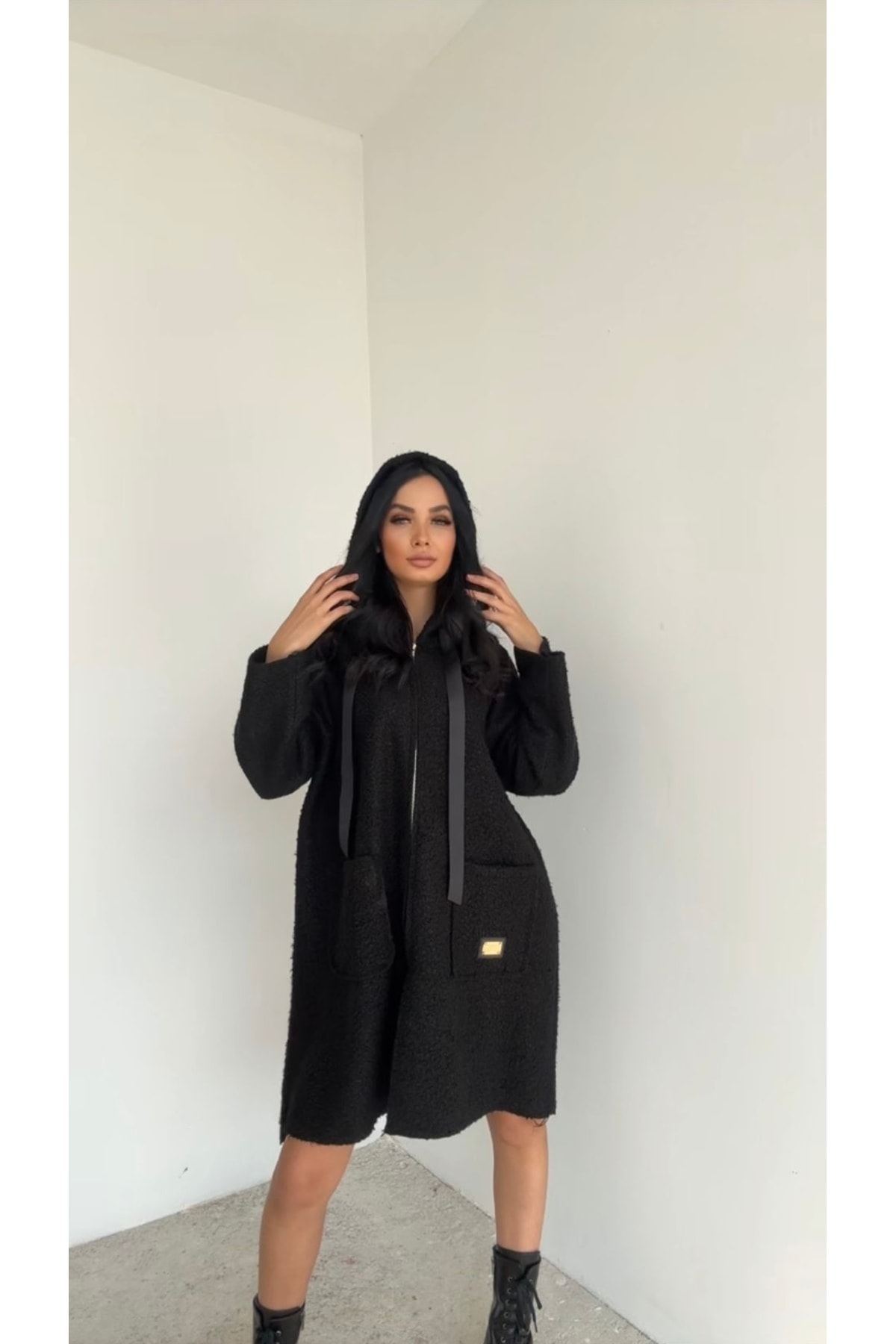 Kapüşonlu Cepli Astarsız Hafif Buklet Oversize Kaban