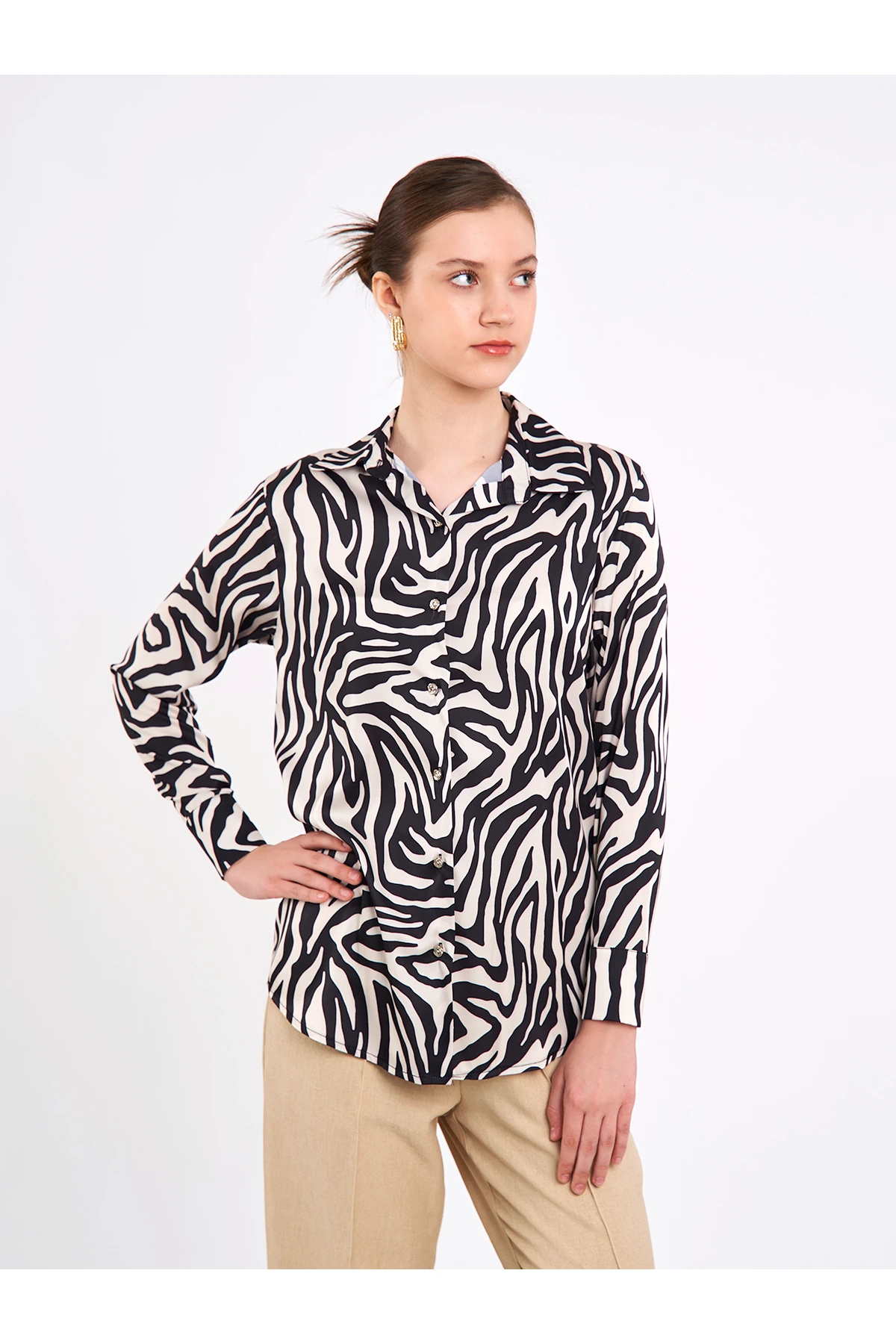 Desenli Saten Gömlek