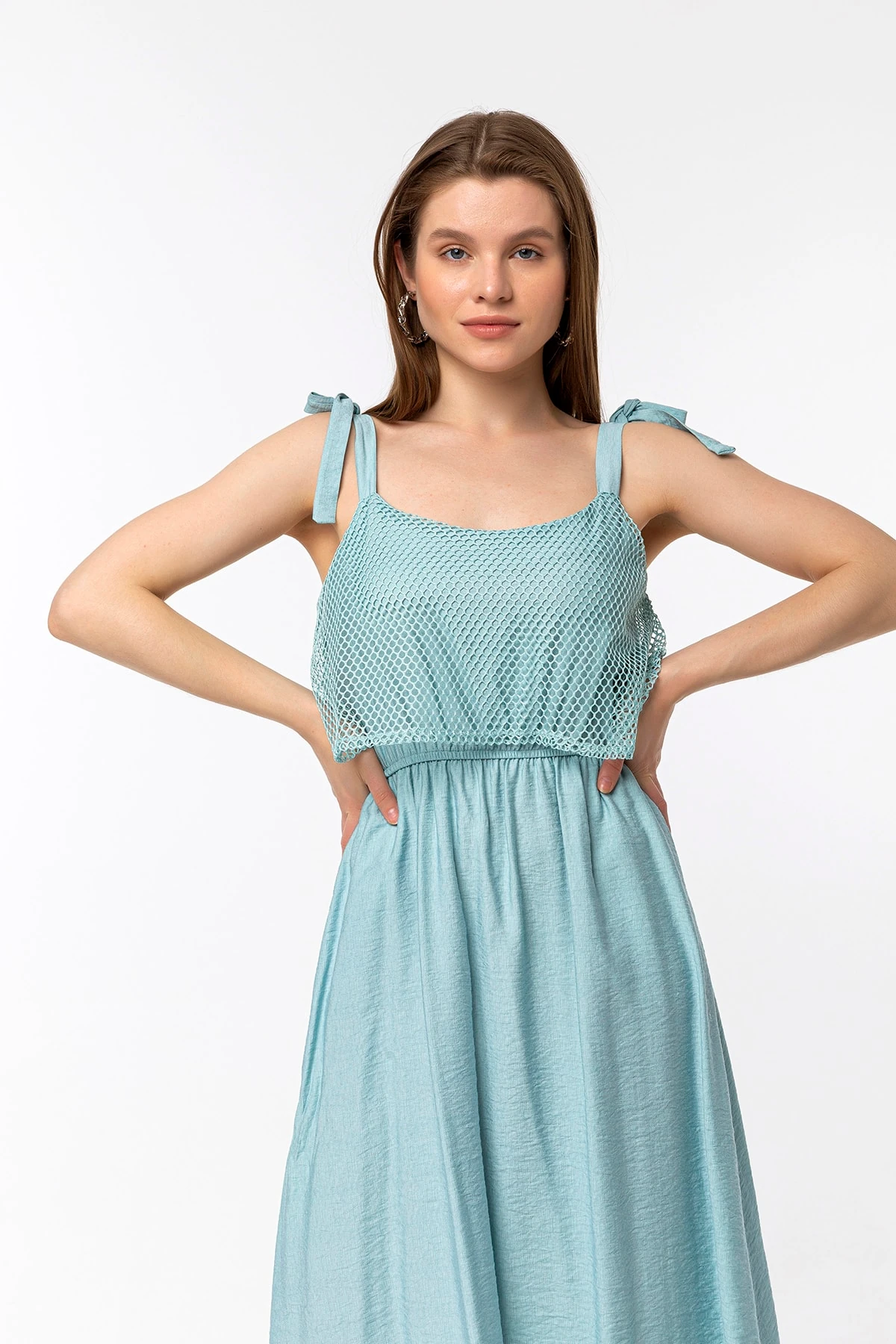 Asimetrik File Detaylı Degaje Yaka Mint Yeşili Askılı Elbise