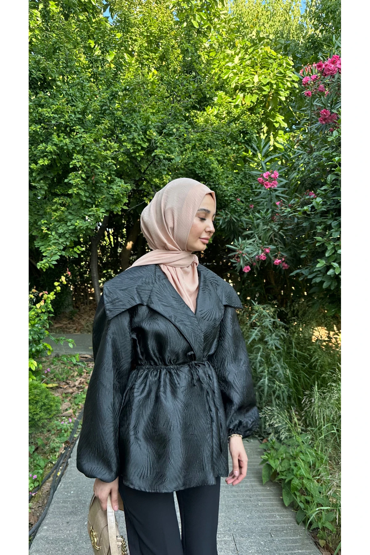 Siyah Desenli Özel Tasarım Tesettür Ceket Siyah