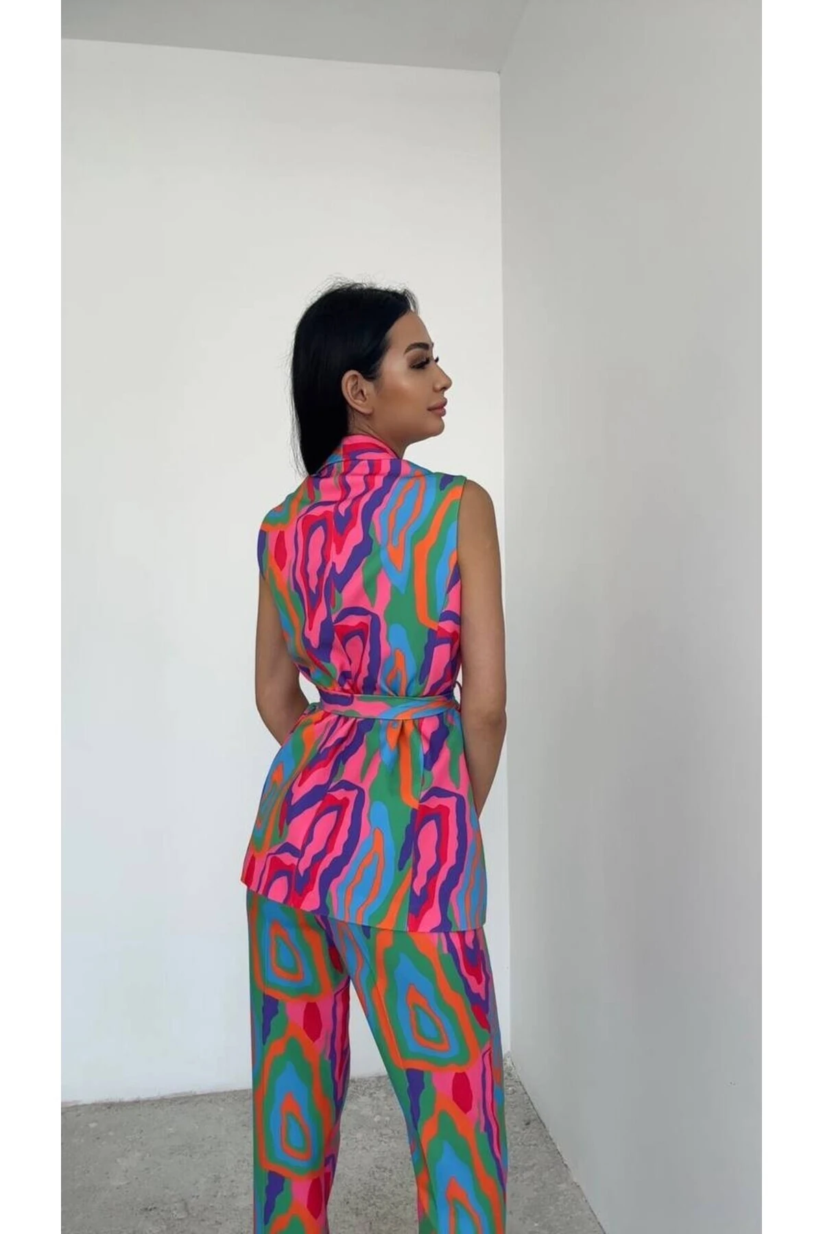 Desenli Kuşaklı Yelek