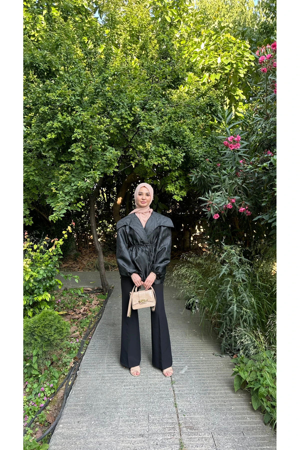 Siyah Desenli Özel Tasarım Tesettür Ceket Siyah