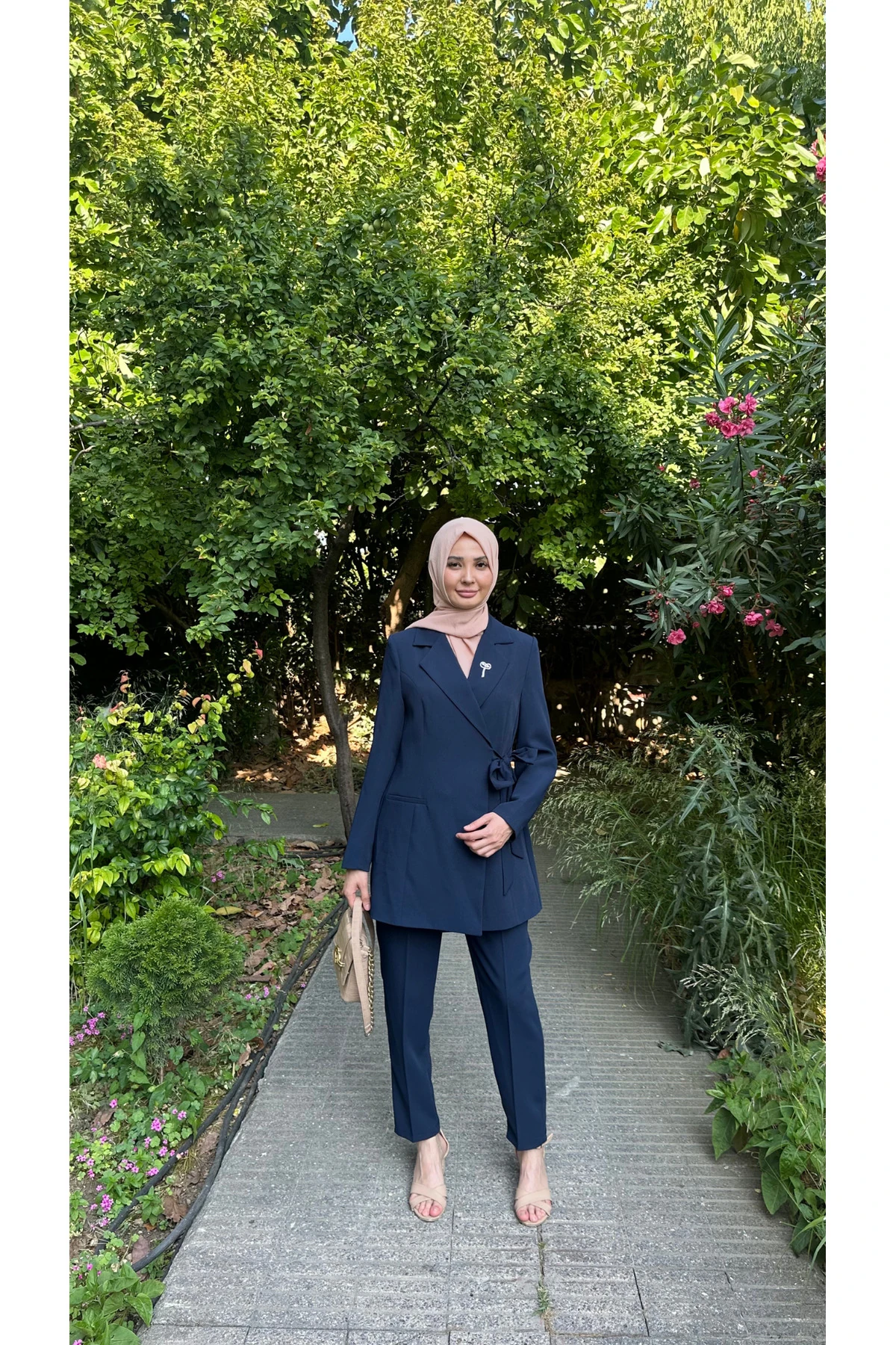 Bronşlu Yandan Bağlamalı Ceketli Takım Lacivert