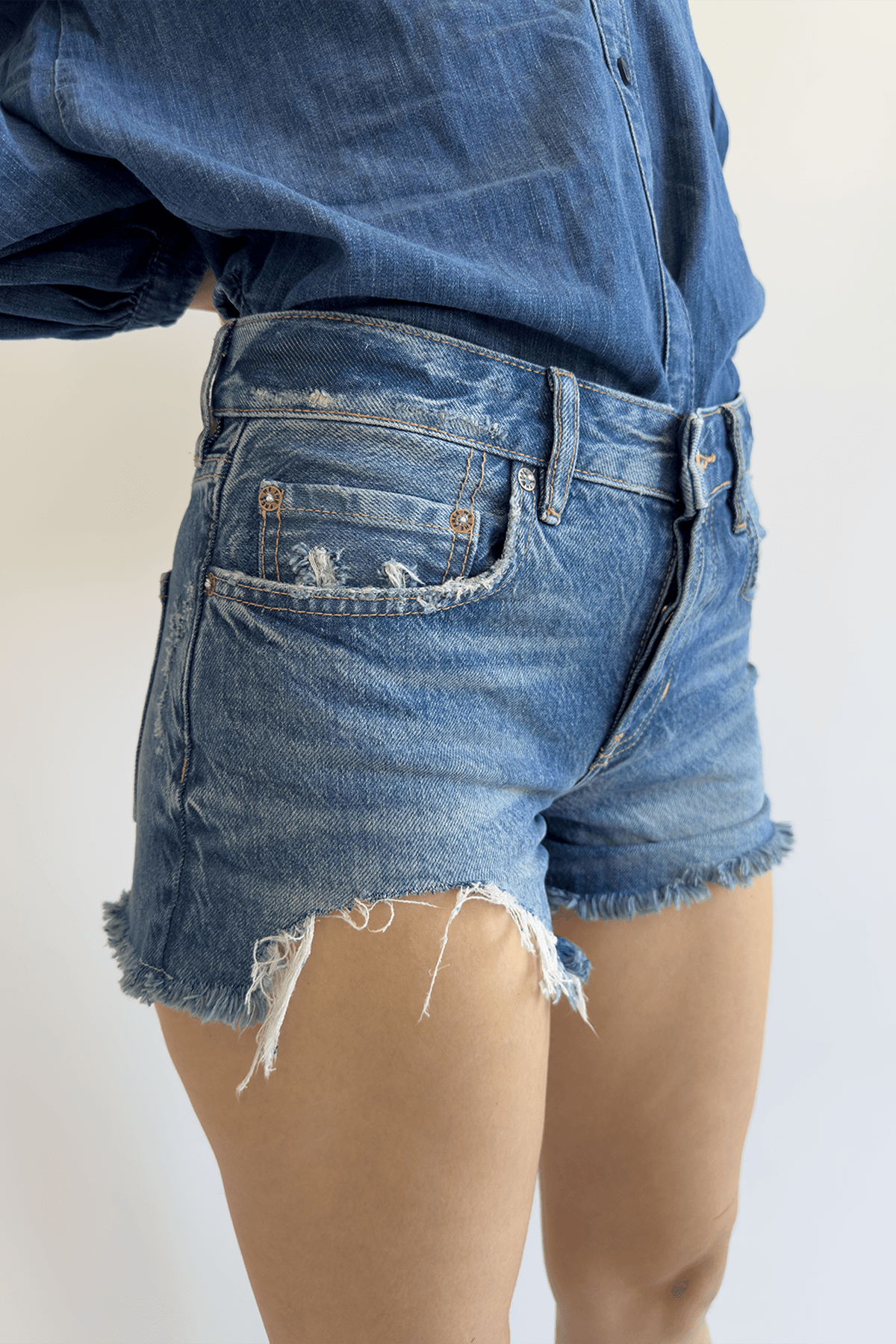 Yıpratma Detaylı Mini Short