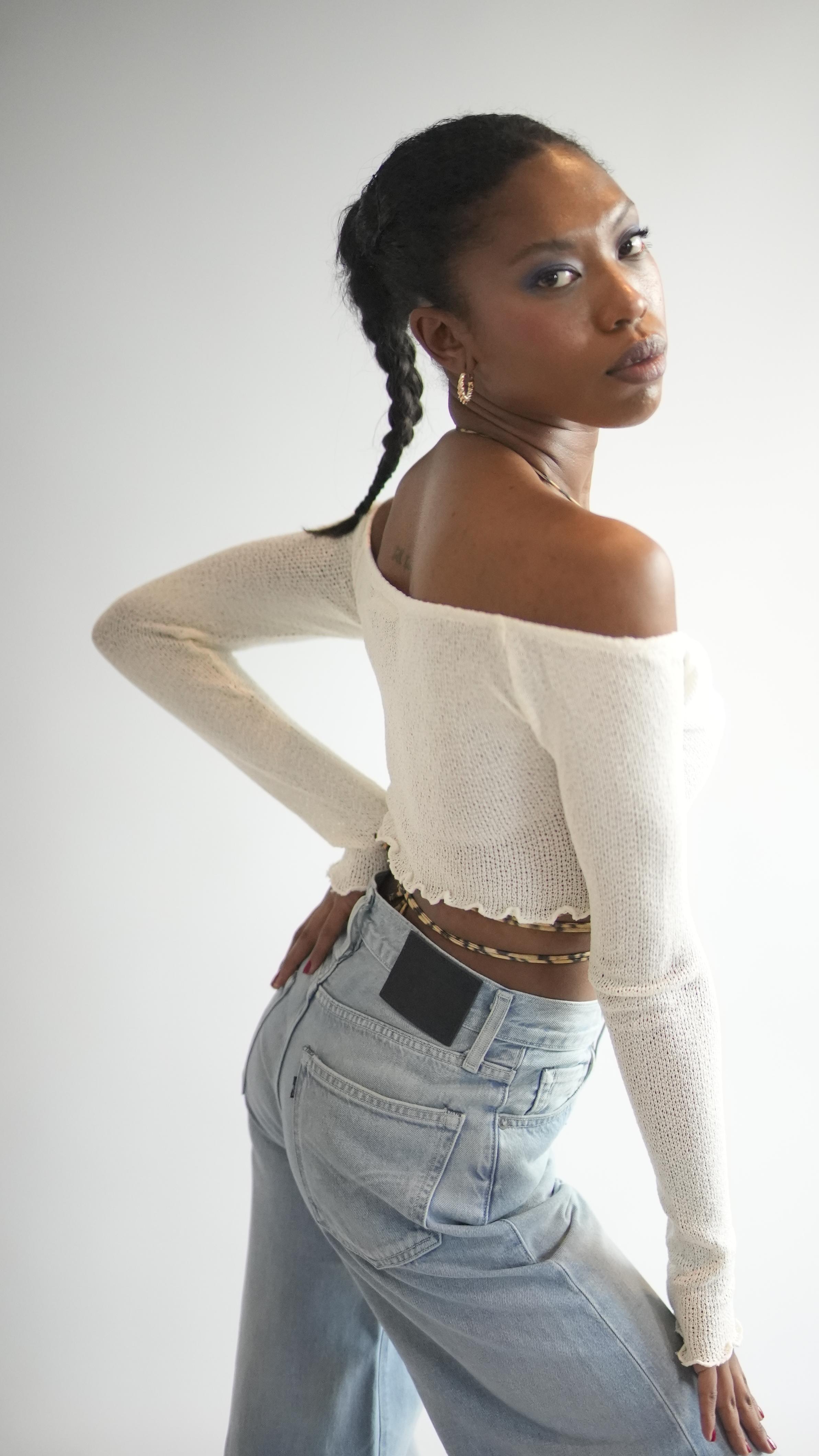 Dekolte Detay Triko Crop Top