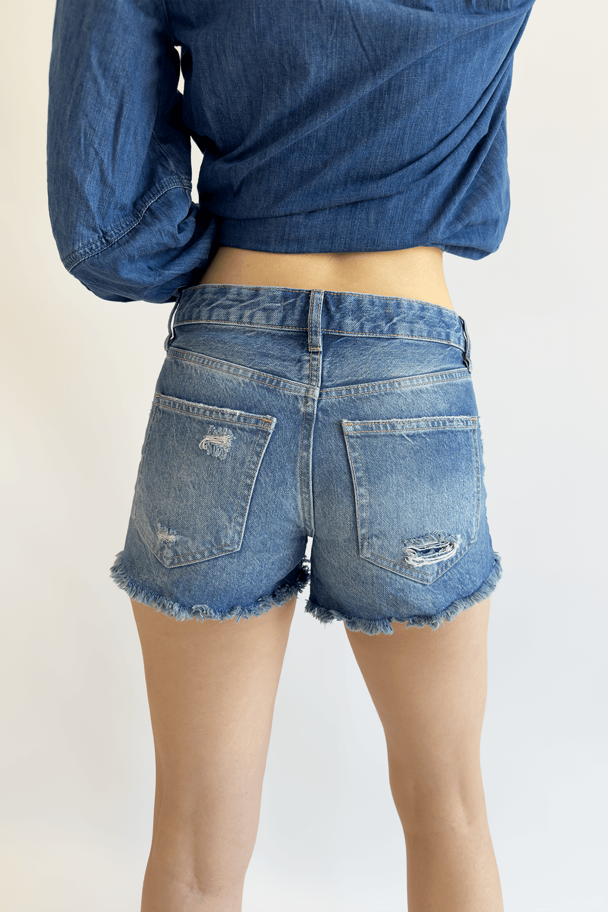 Yıpratma Detaylı Mini Short