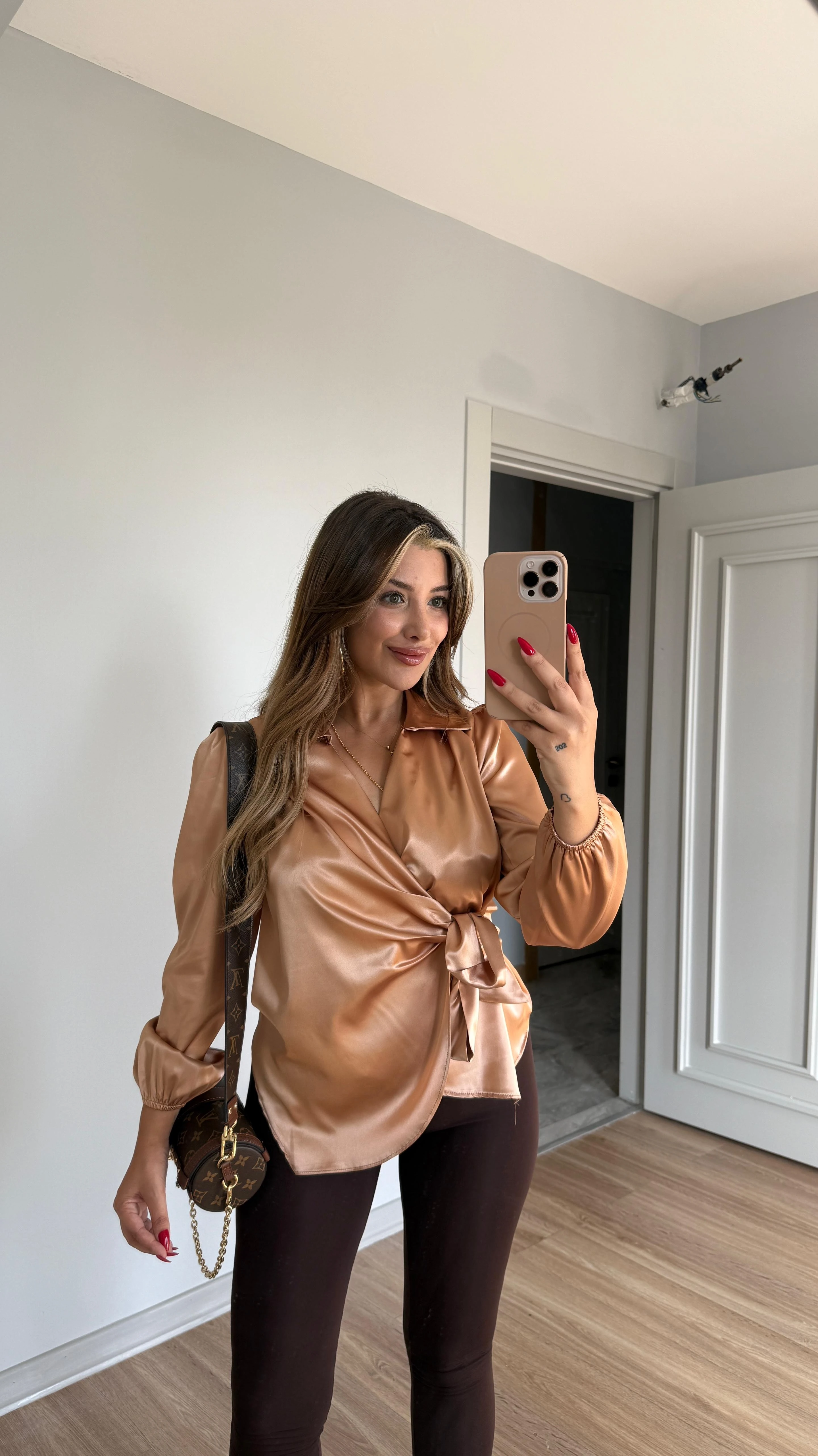 BAĞLAMALI SATEN GÖMLEK - KREM