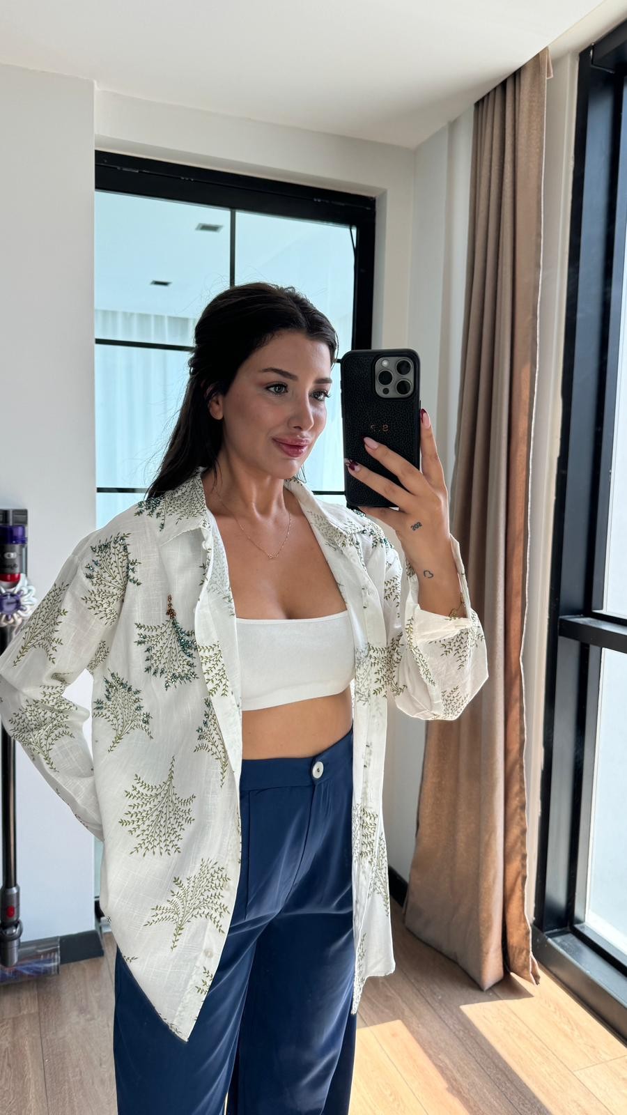 MİANA TAŞ DETAYLI İŞLEMELİ GÖMLEK