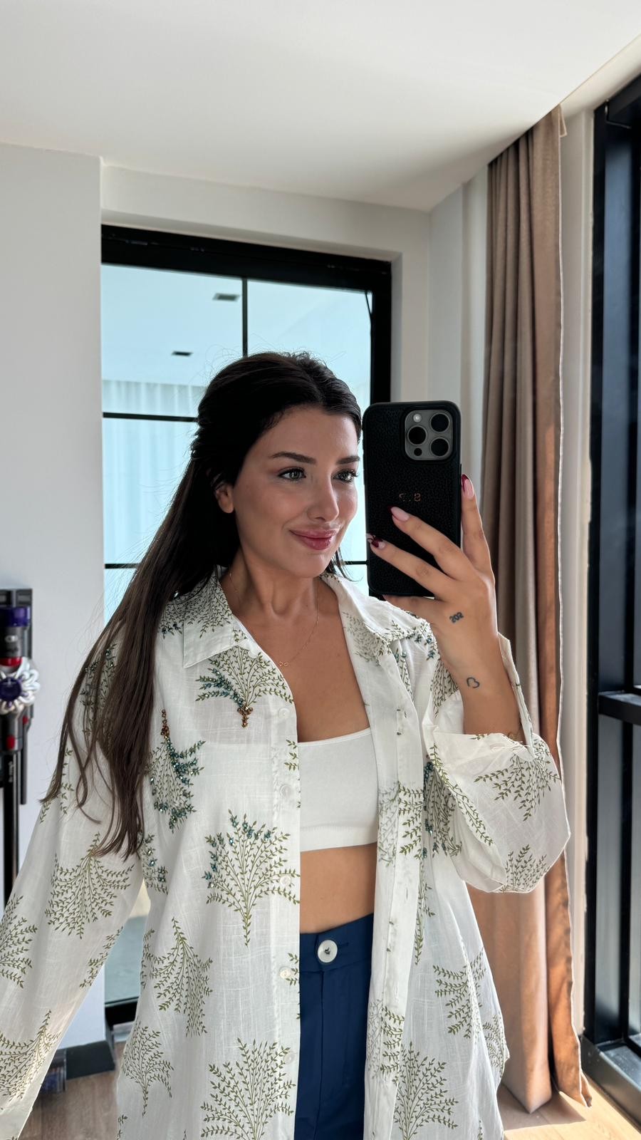 MİANA TAŞ DETAYLI İŞLEMELİ GÖMLEK