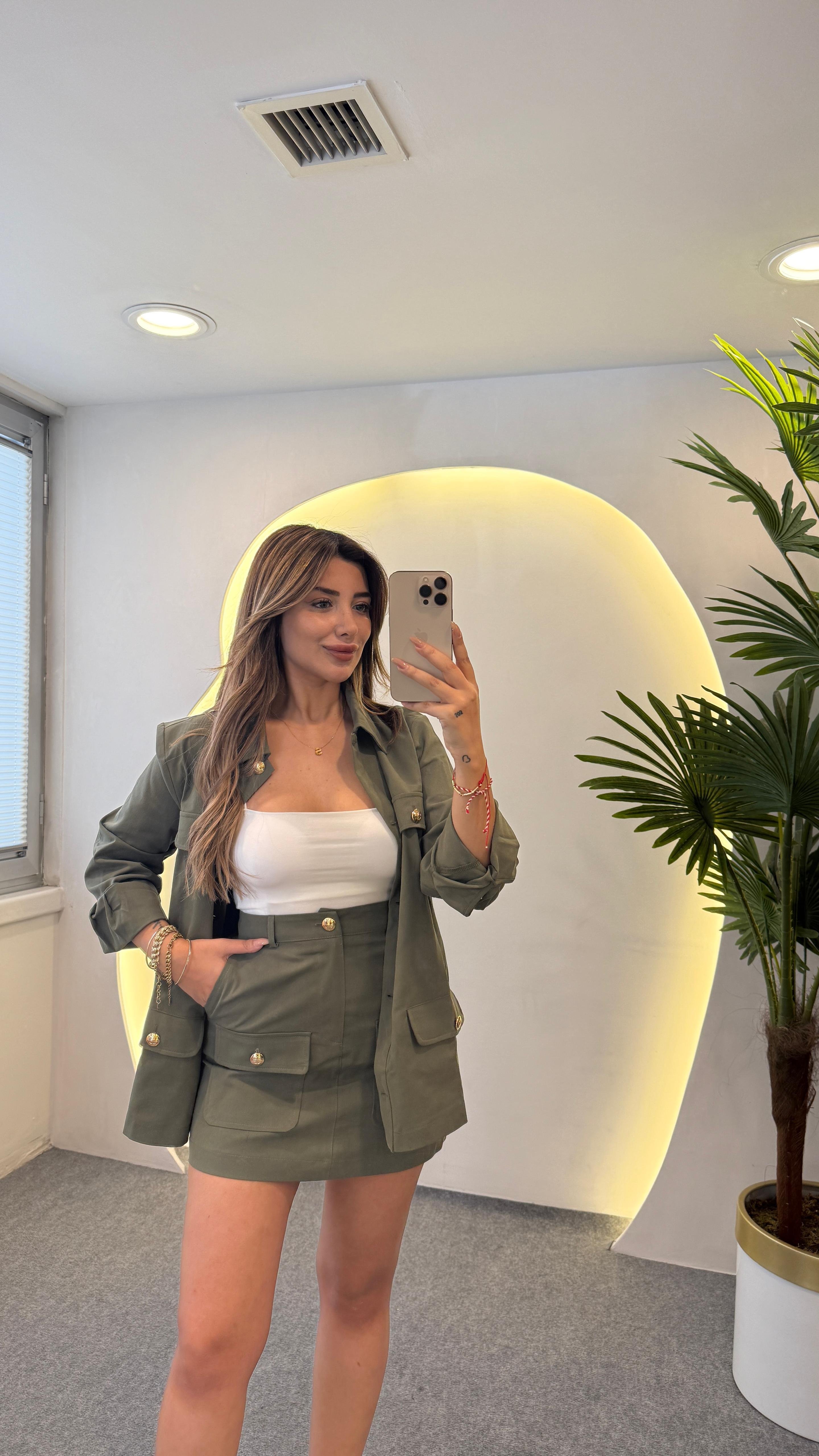 SPRING GOLD DÜĞME DETAYLI TAKIM