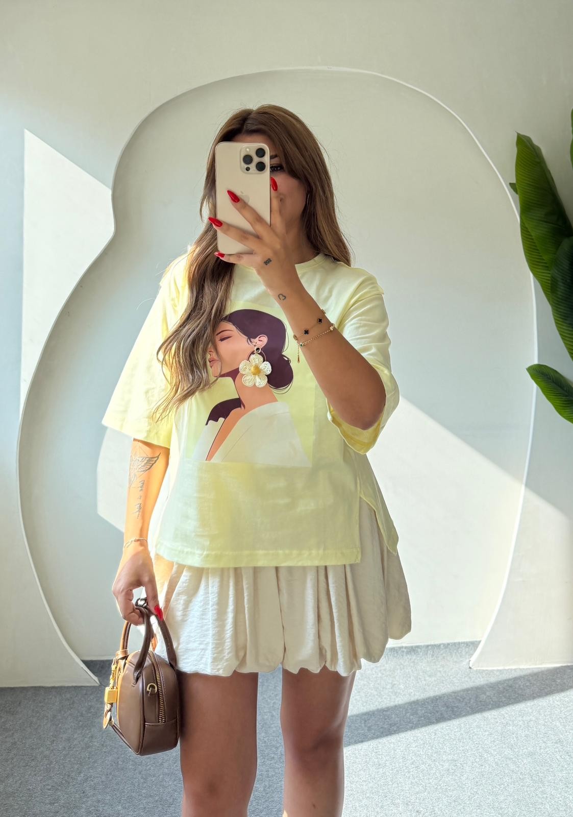 KÜPE AKSESUARLI T-SHIRT