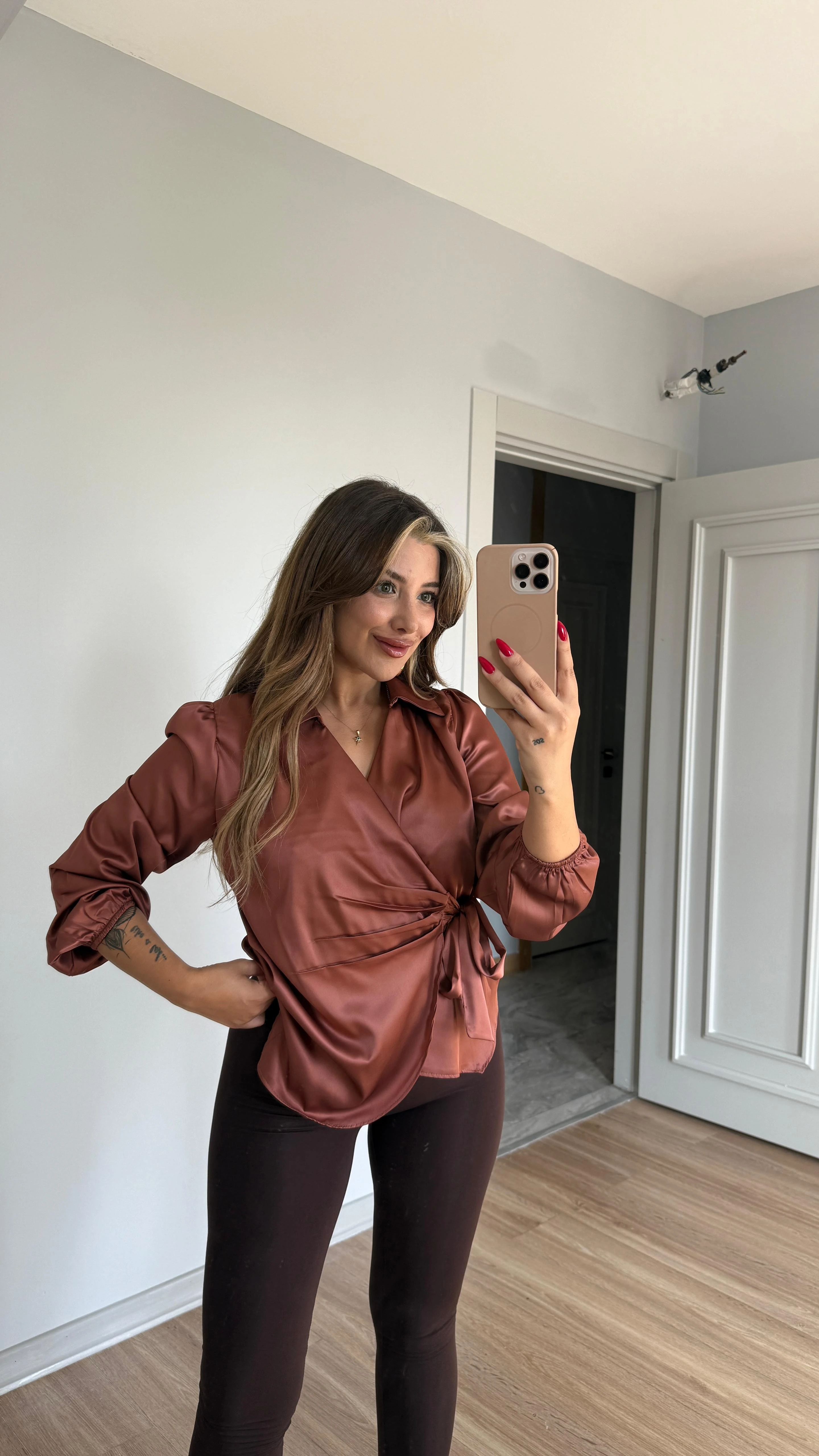 BAĞLAMALI SATEN GÖMLEK