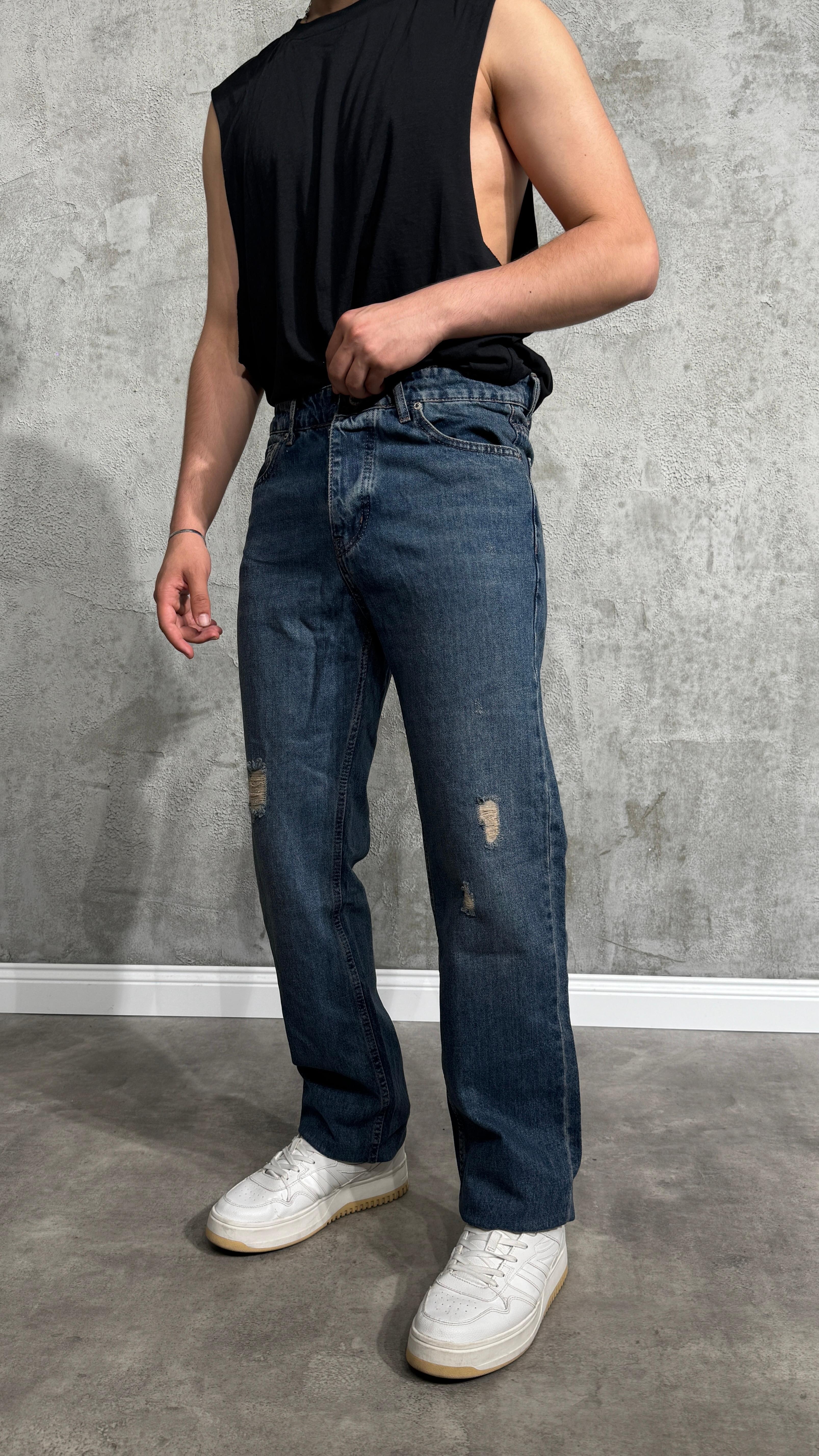 Regular Fit Yırtıklı Kot Pantolon 