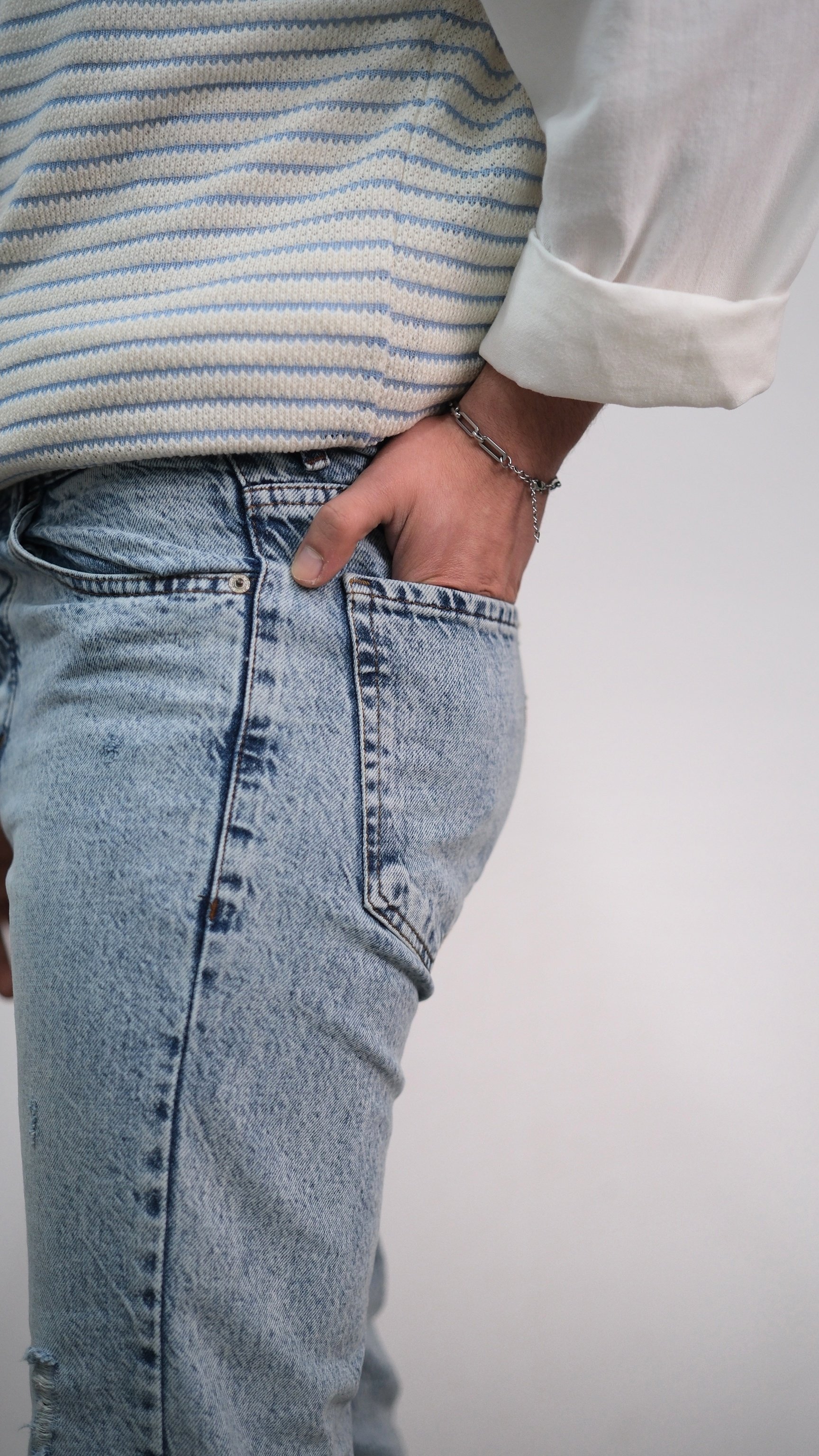 Regulat Fit Kot Yırtıklı Pantolon 