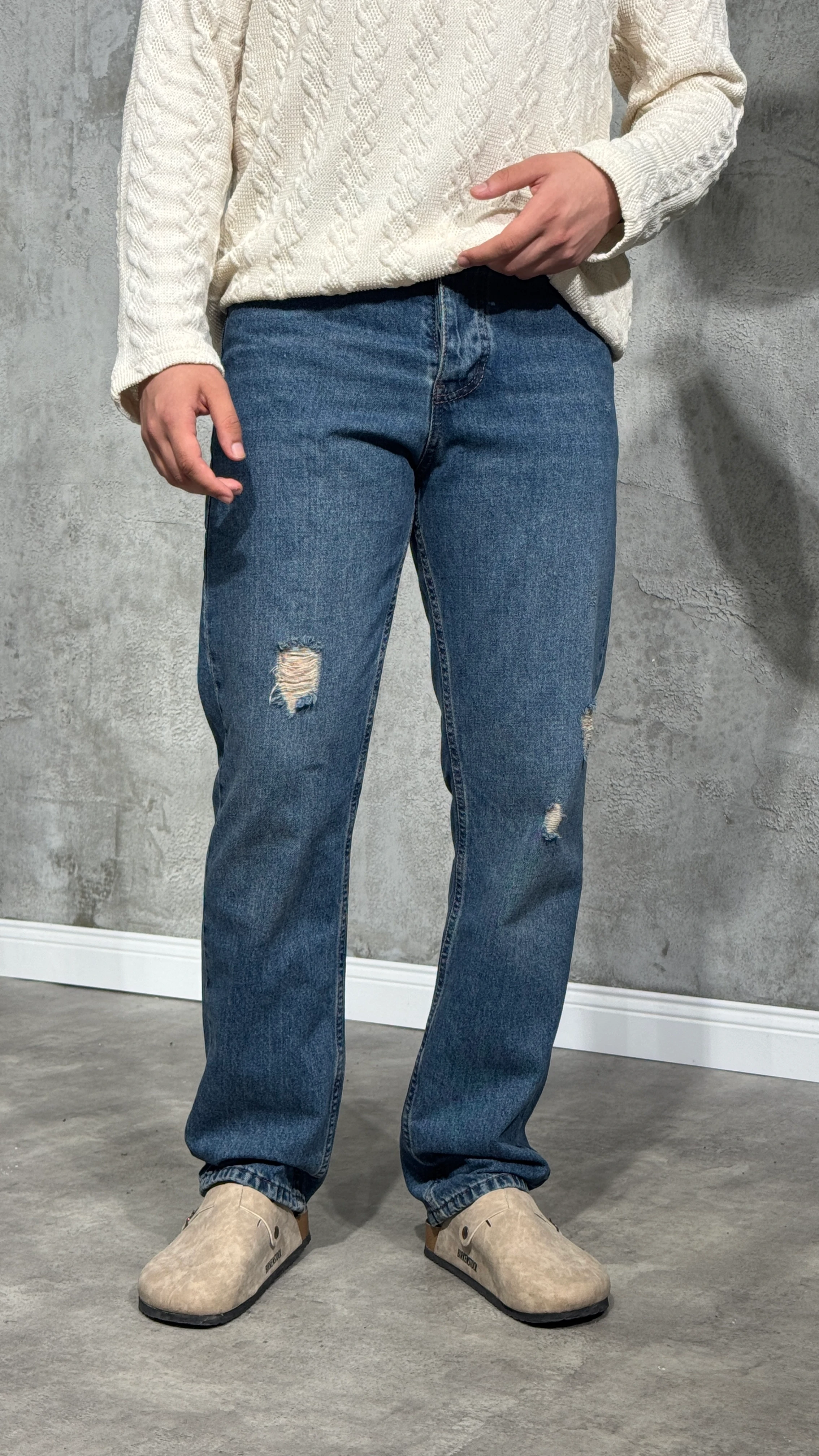 Erkek Minimal Yırtık Detaylı Normal Kalıp Kot Pantolon