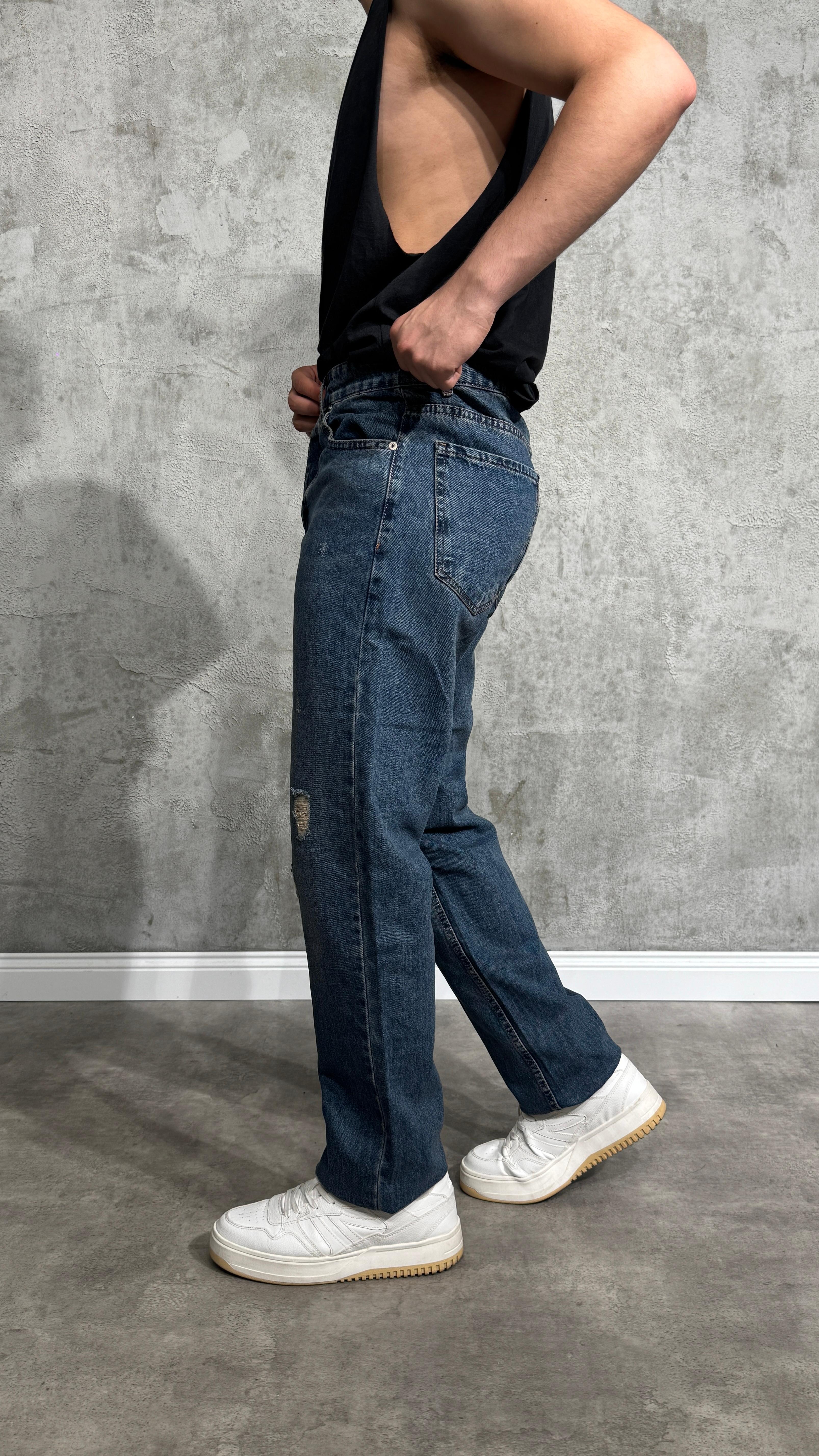 Regular Fit Yırtıklı Kot Pantolon 