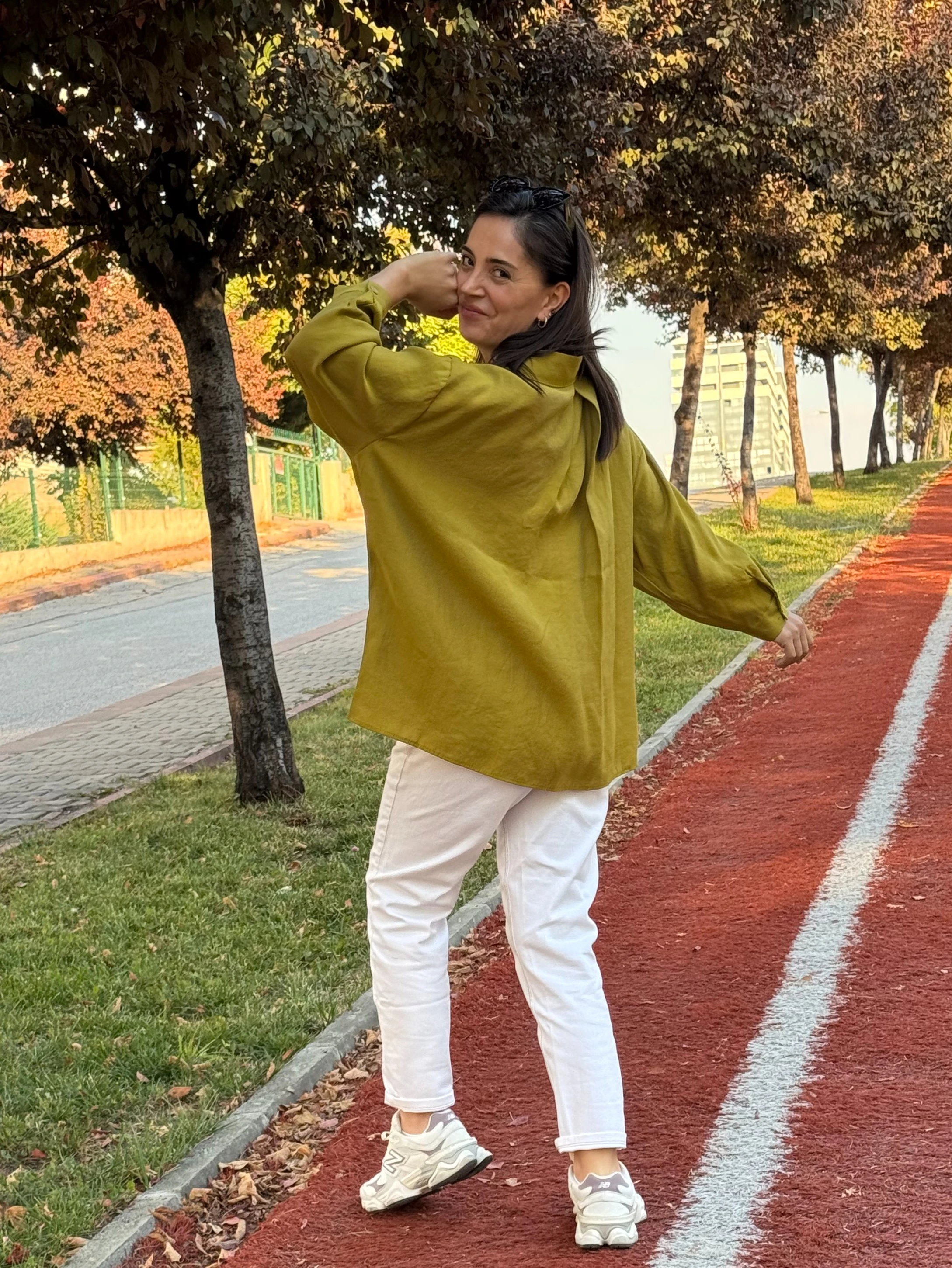 Düşük Omuzlu Oversize Gömlek