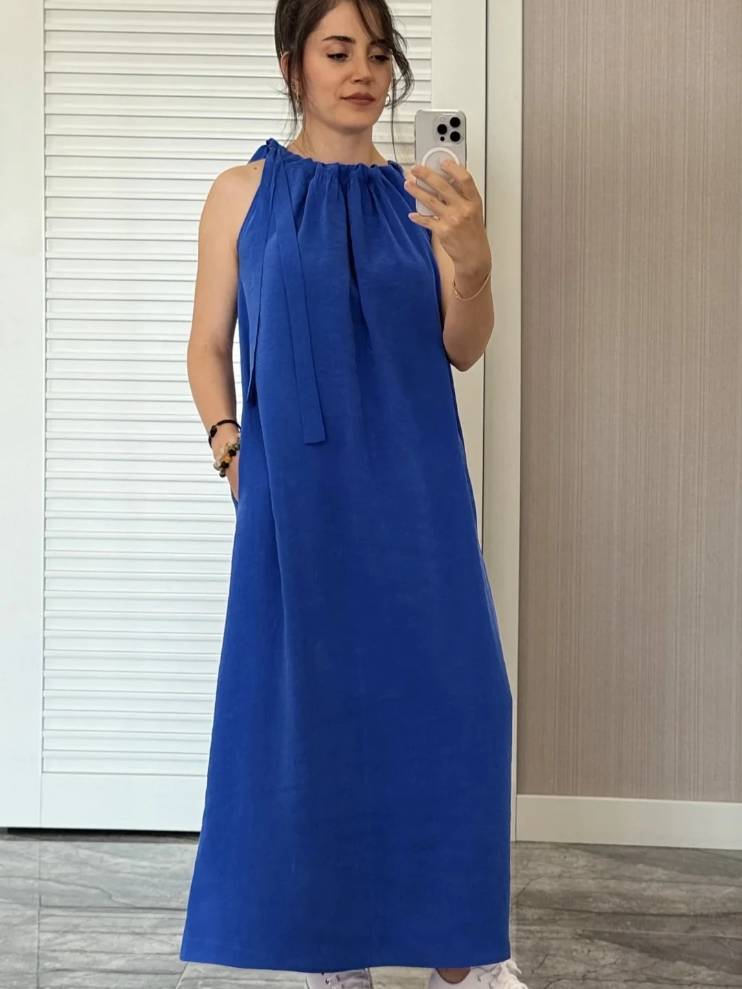 Boyundan Ayarlanabilir Elbise