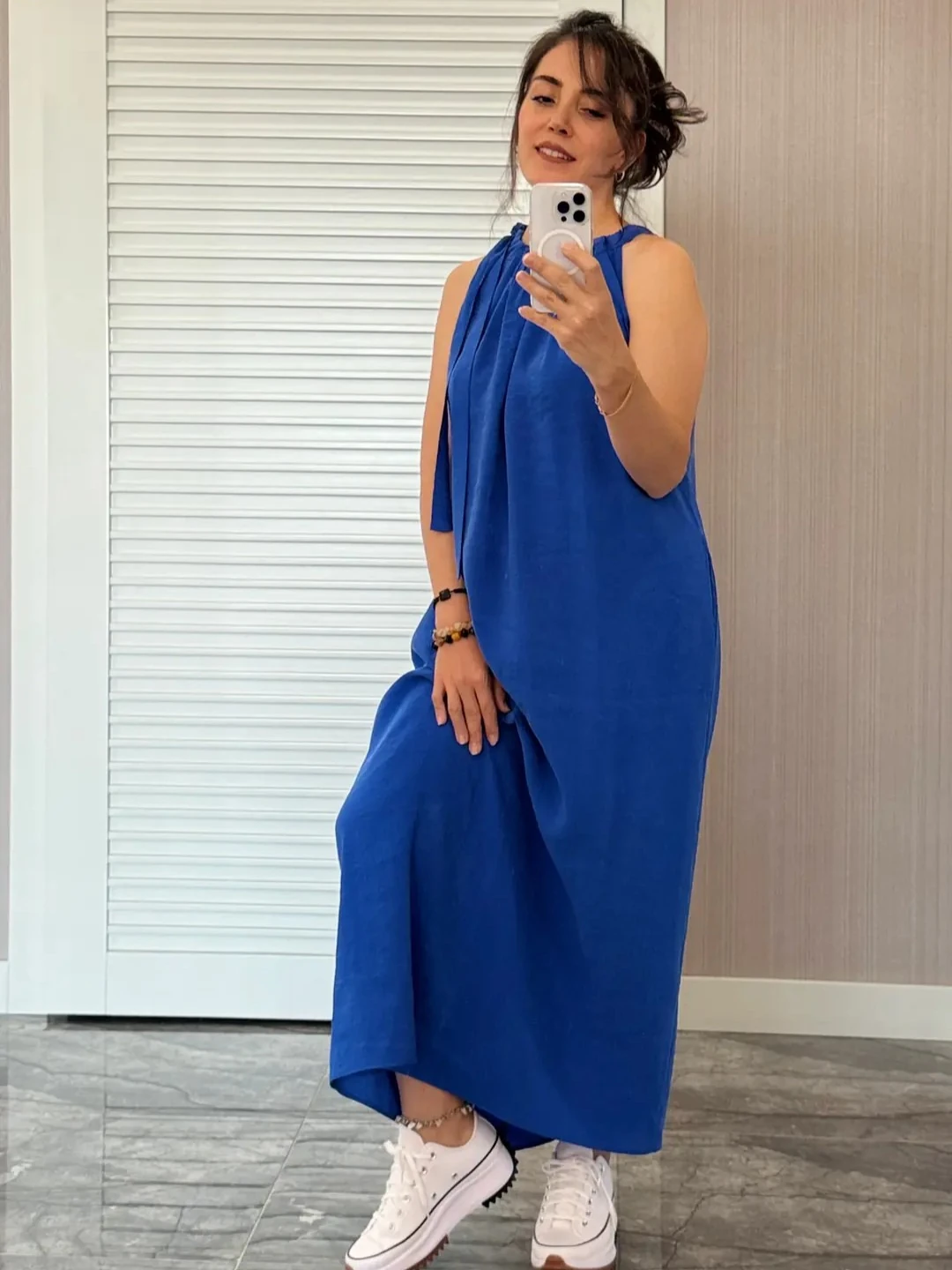 Boyundan Ayarlanabilir Elbise