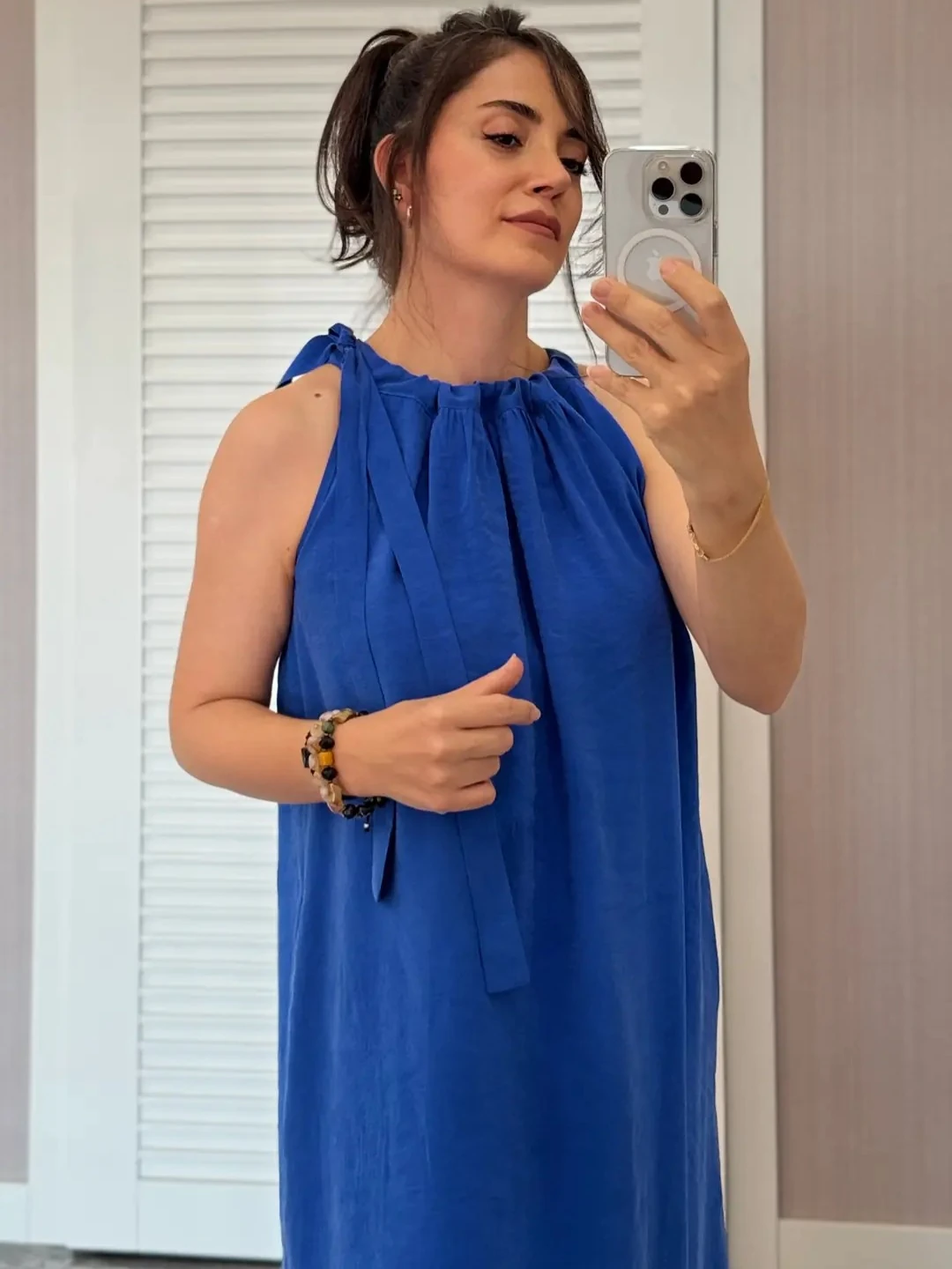 Boyundan Ayarlanabilir Elbise