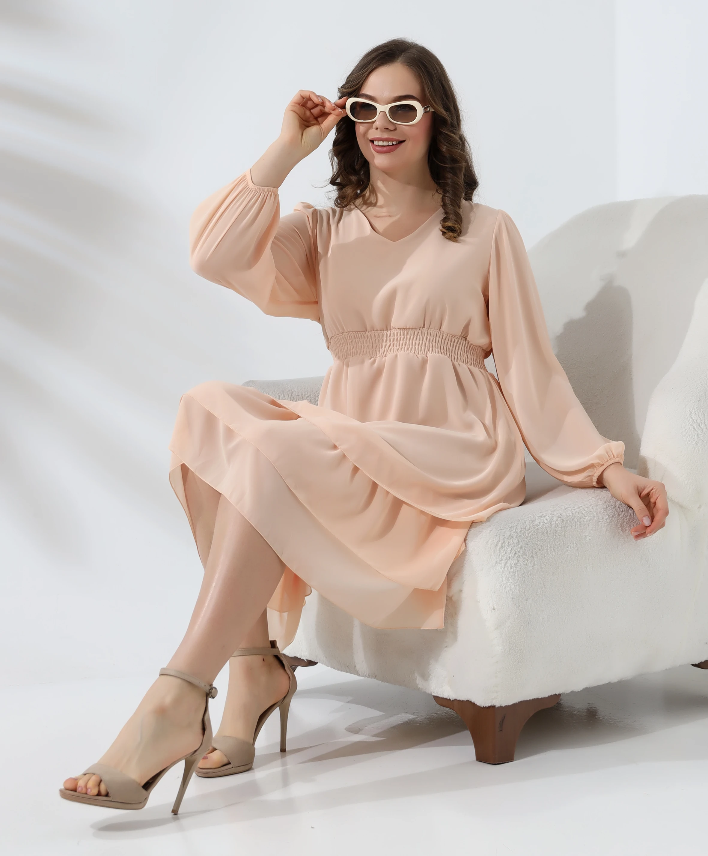 V Yaka Şifon Kısa Elbise