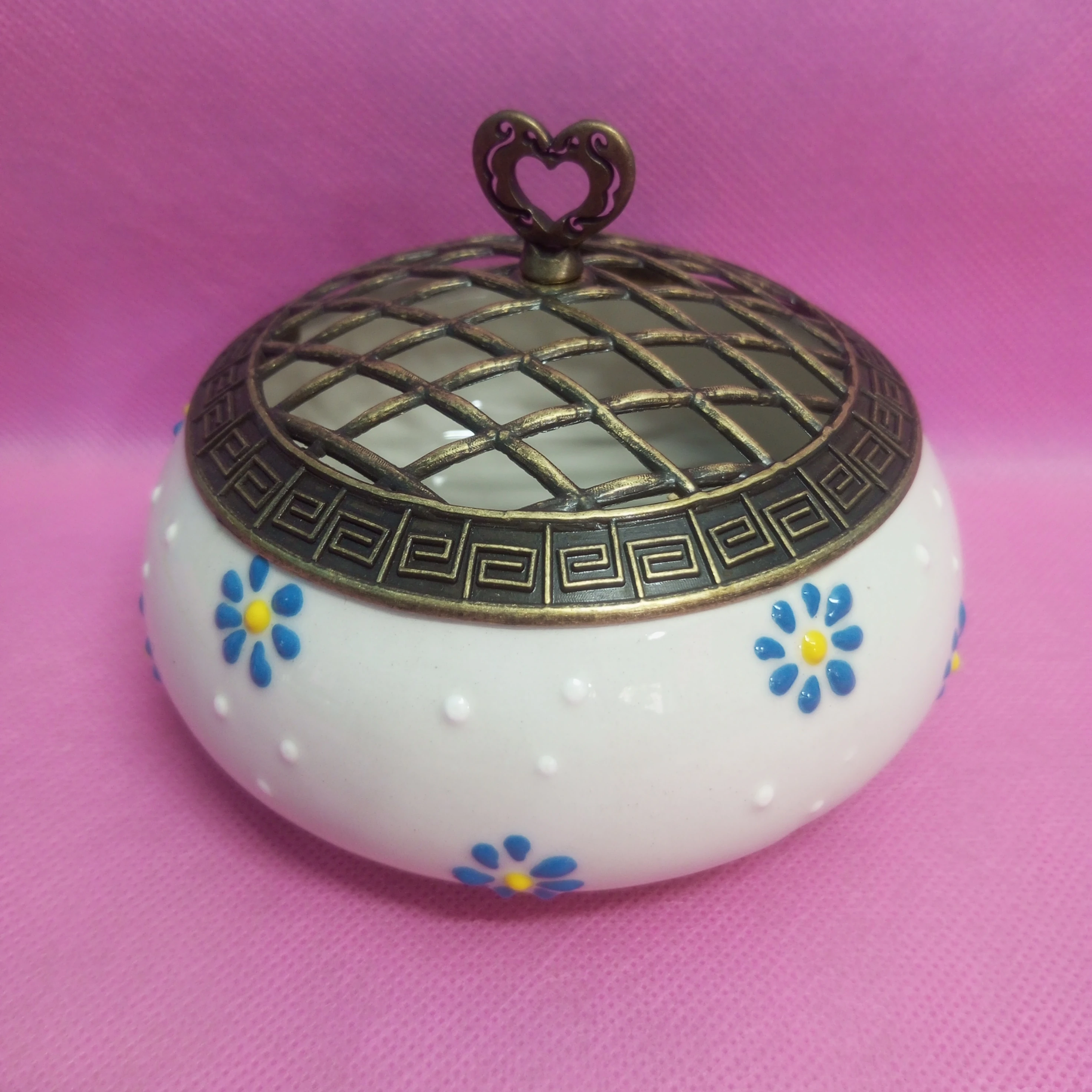 Sarı Lacivert Papatya Desenli Geniş Çini Şekerlik