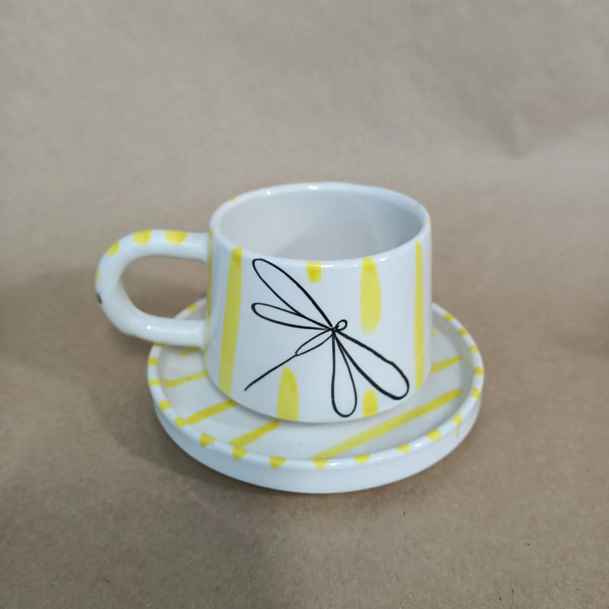 Kelebek Desenli Tabaklı Kupa