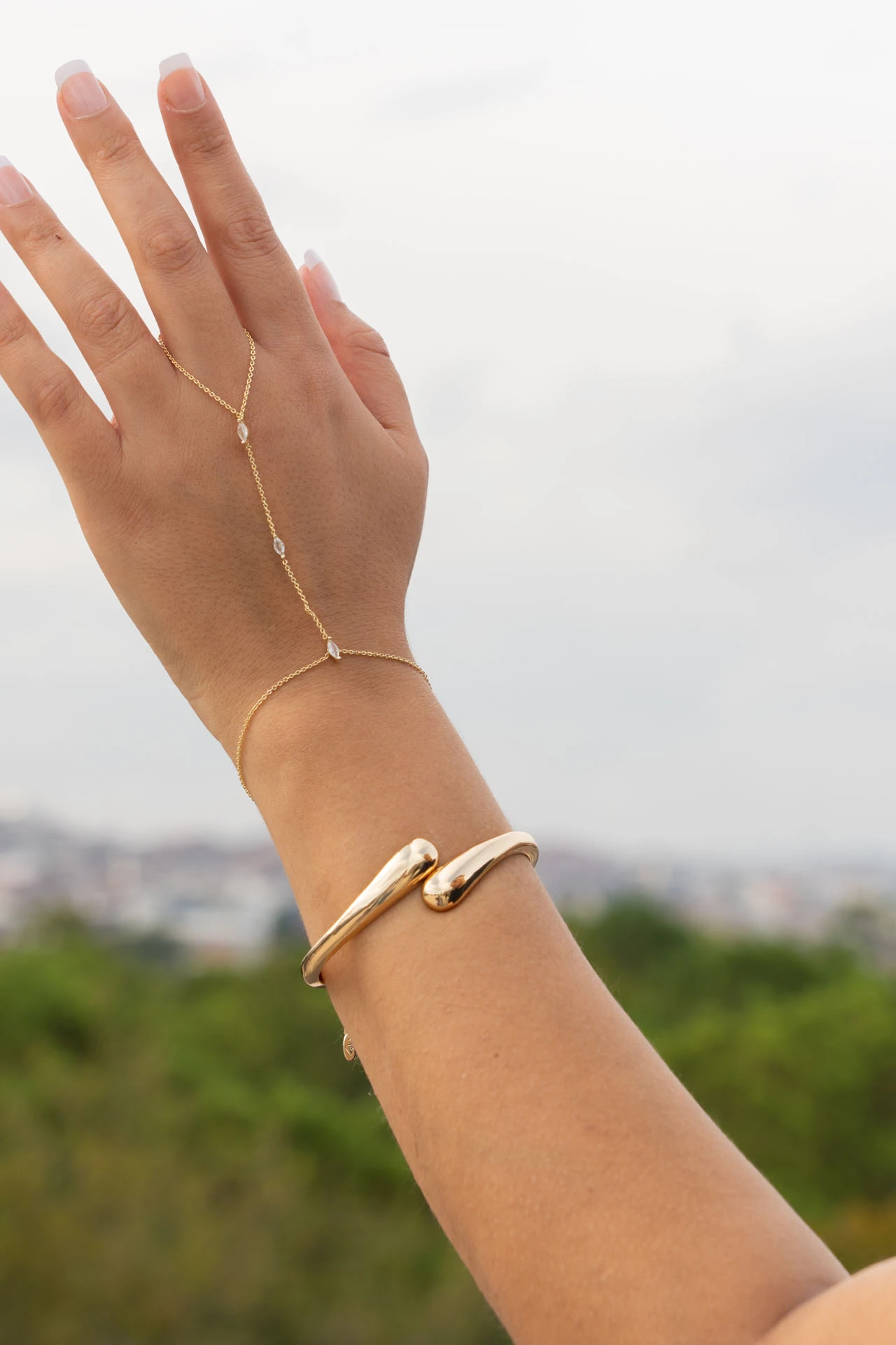 Altın Rengi Zirkon Taşlı İnce Zincir Şahmeran