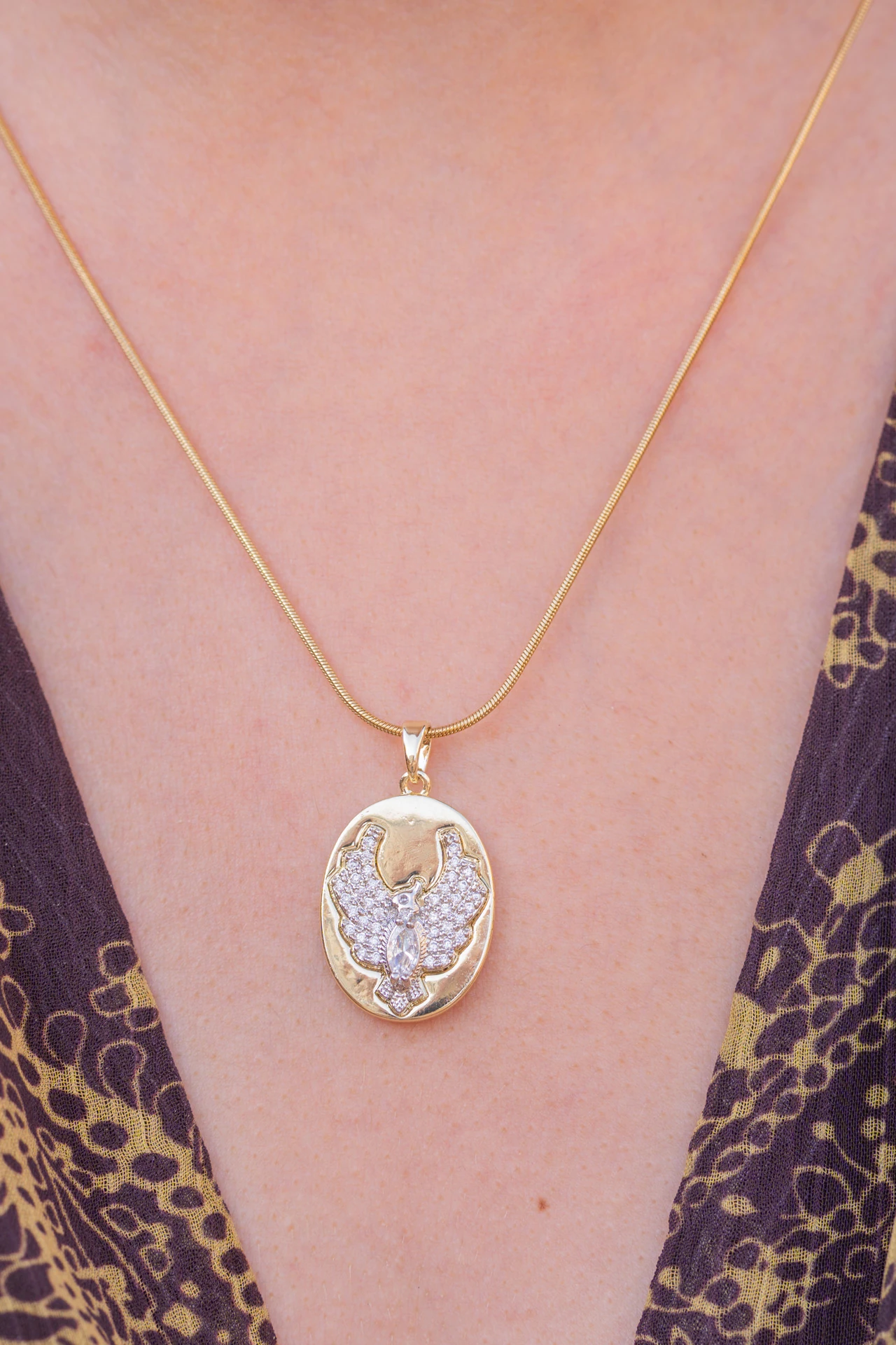 Altın Renkli Zümrüdüanka Kuşu Madalyon Kolye