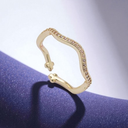 Altın Renkli Zirkon Taşlı Dalgalı Tasarım Ayarlanabilir Yüzük (Geniş)