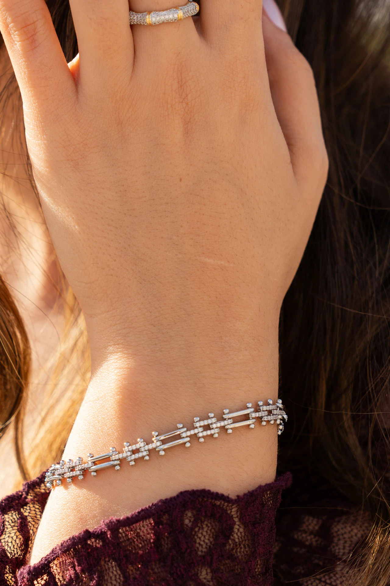 Gümüş Rengi Zirkon Taşlı Çoklu Bant Bileklik