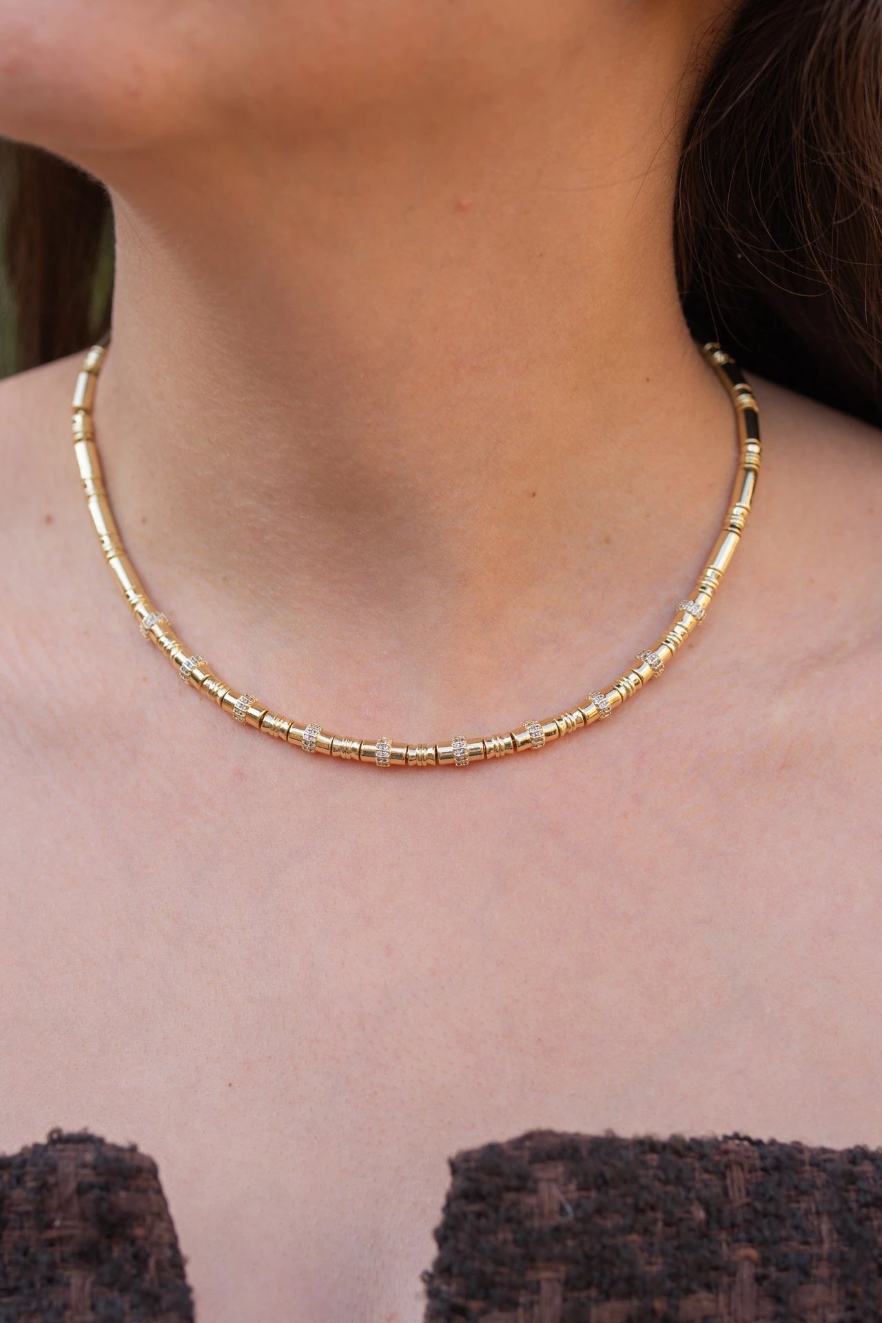 Zirkon Taşlı Parçalı Altın Renk Kolye