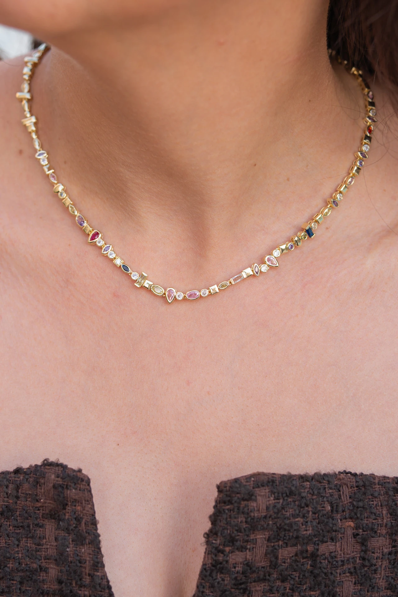 Altın Renkli Renkli Zirkon Taşlı Su Yolu Kolye