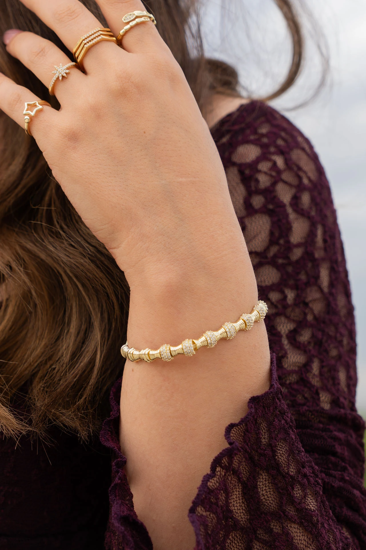 Altın Rengi Zirkon Taşlı Boğumlu Bileklik