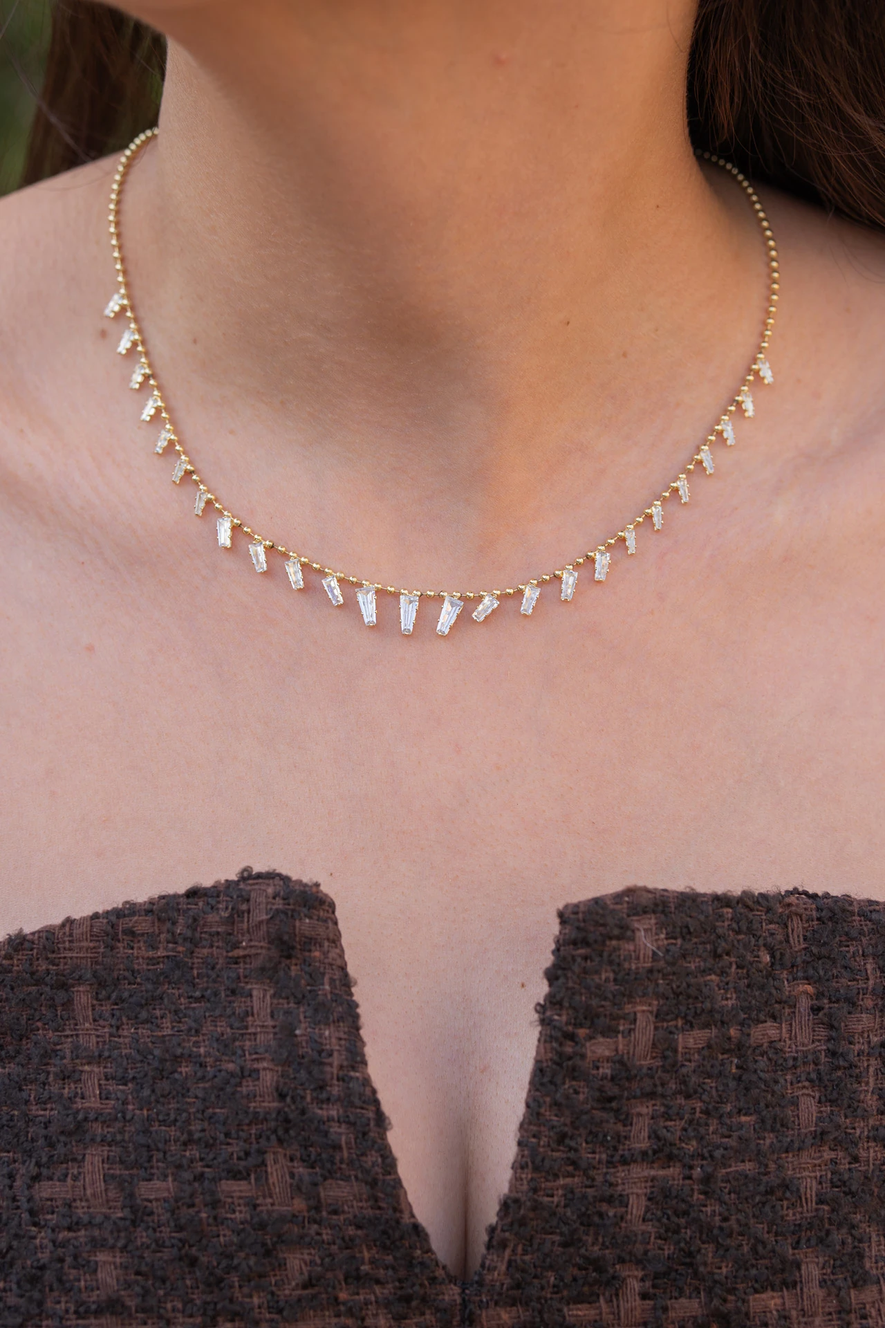 Baget Taşlı Sallantılı Altın Renk Kolye