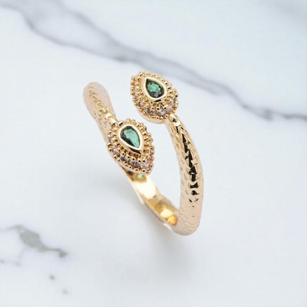 Altın Renkli Yeşil Taşlı Yılan Figürlü Ayarlanabilir Yüzük