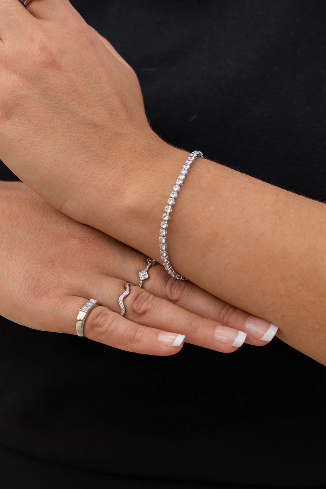 Gümüş Rengi Zirkon Taşlı İnce Tenis Bilekliği